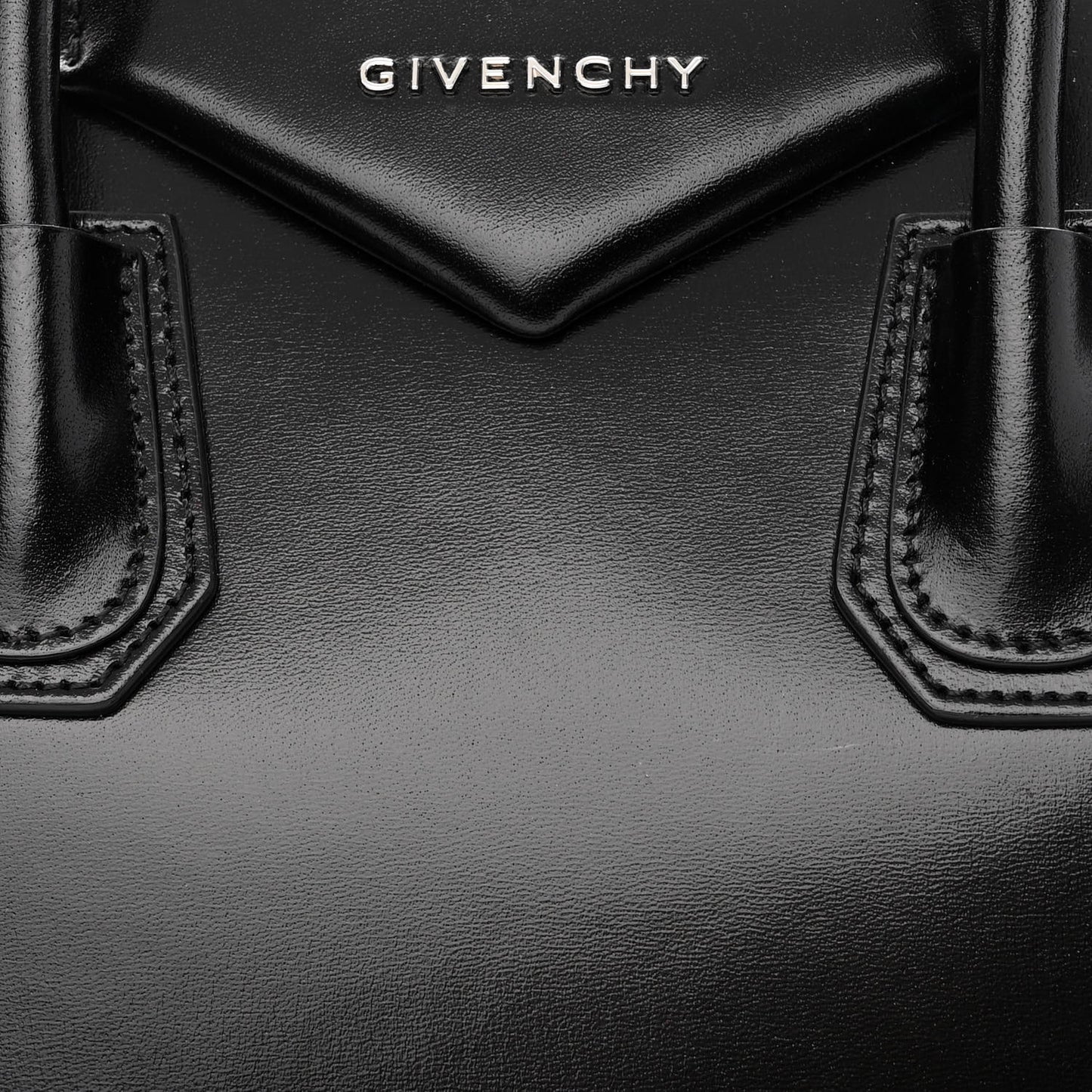 Shiny Lord Calfskin Small Antigona Black