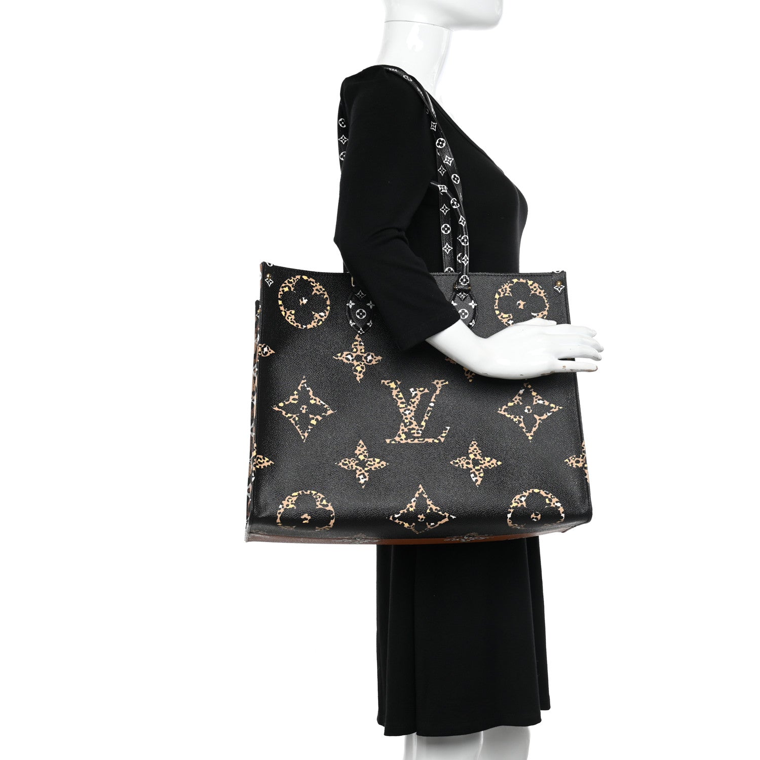 Louis Vuitton Monogram Giant Jungle Onthego GM Black 2 of 10