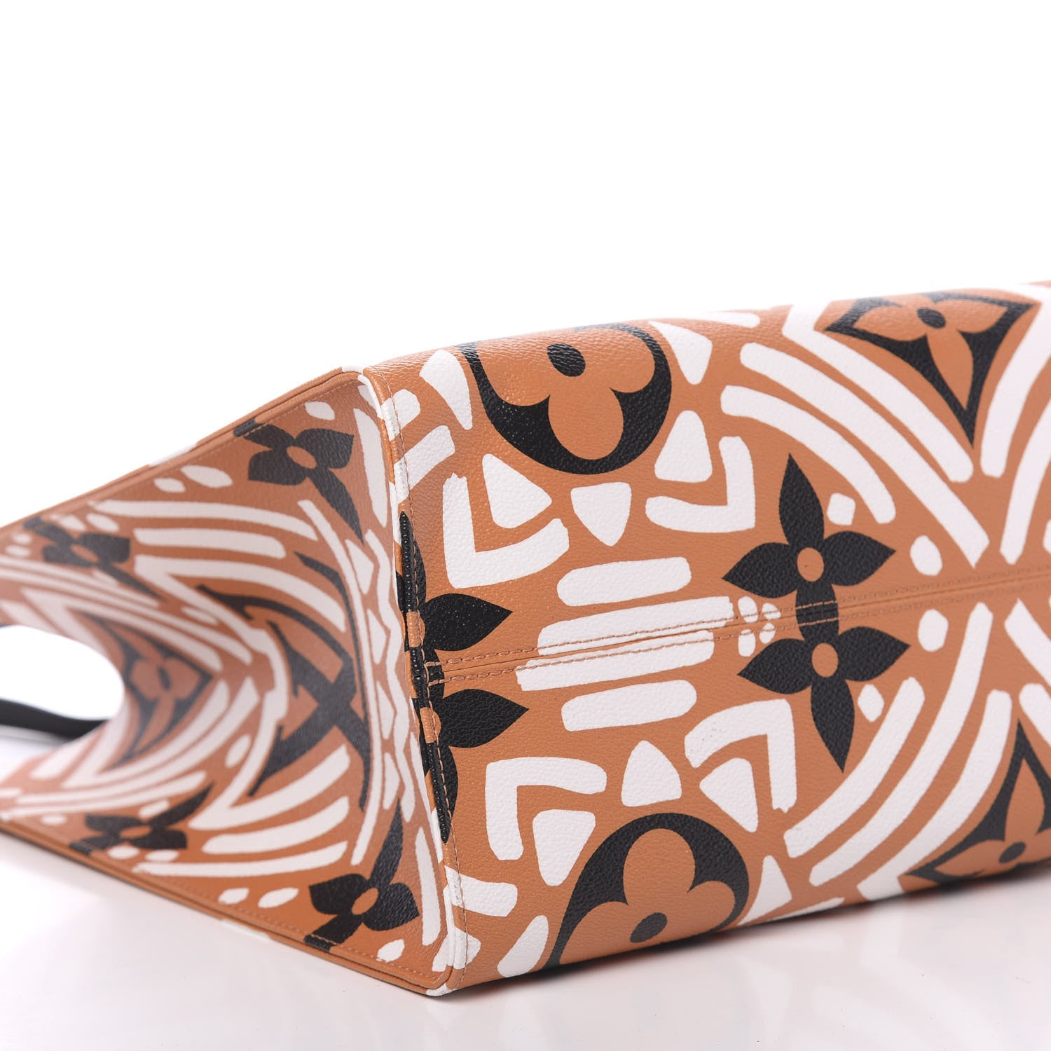 Louis Vuitton Monogram Giant Crafty Onthego GM Crème Caramel 8 of 10