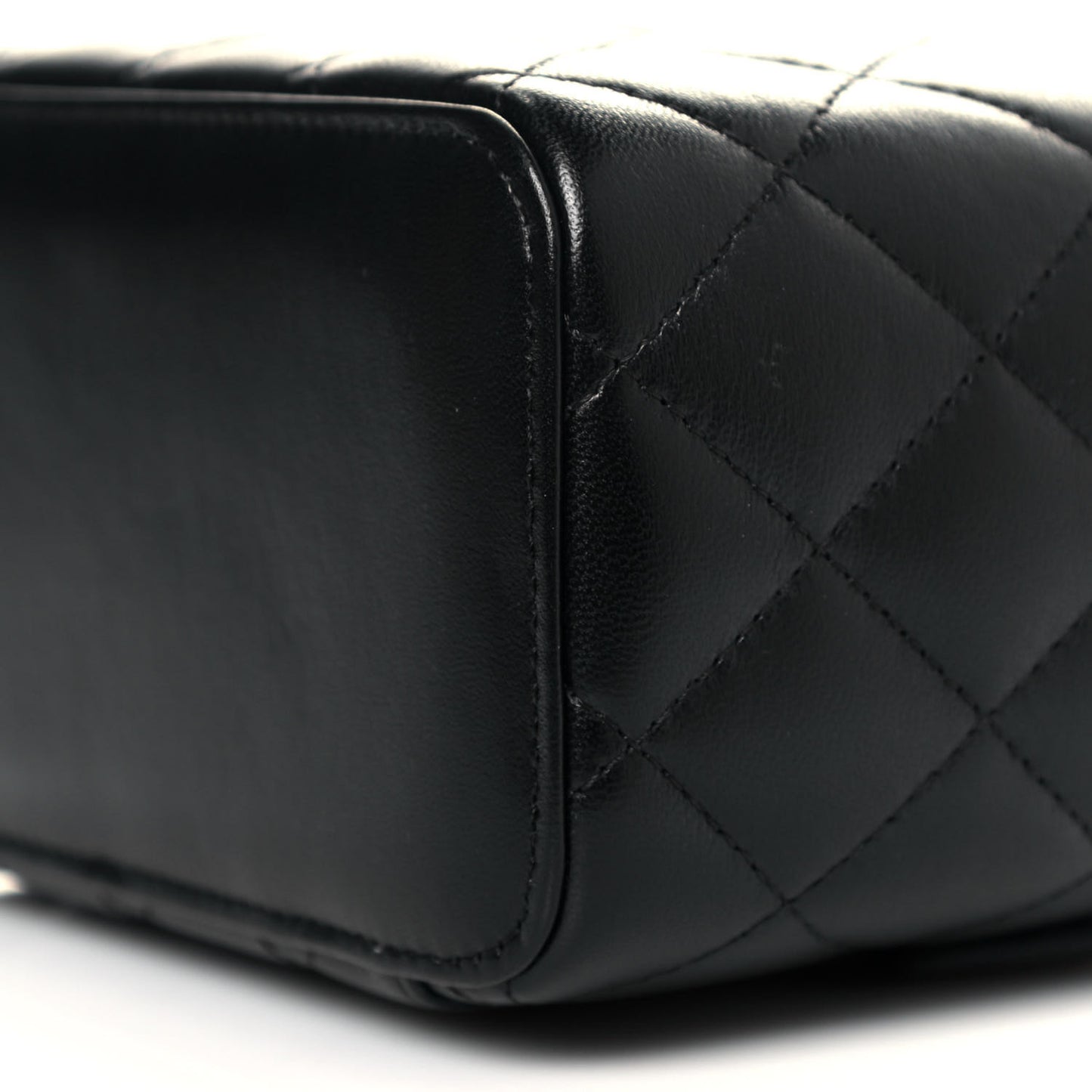 Lambskin Quilted Small Top Handle Vanity Case With Chain Black