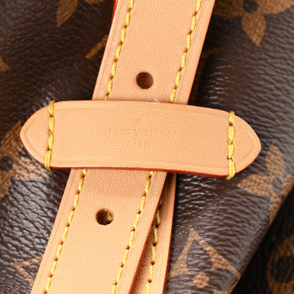Louis Vuitton Monogram Carryall MM 6 of 10