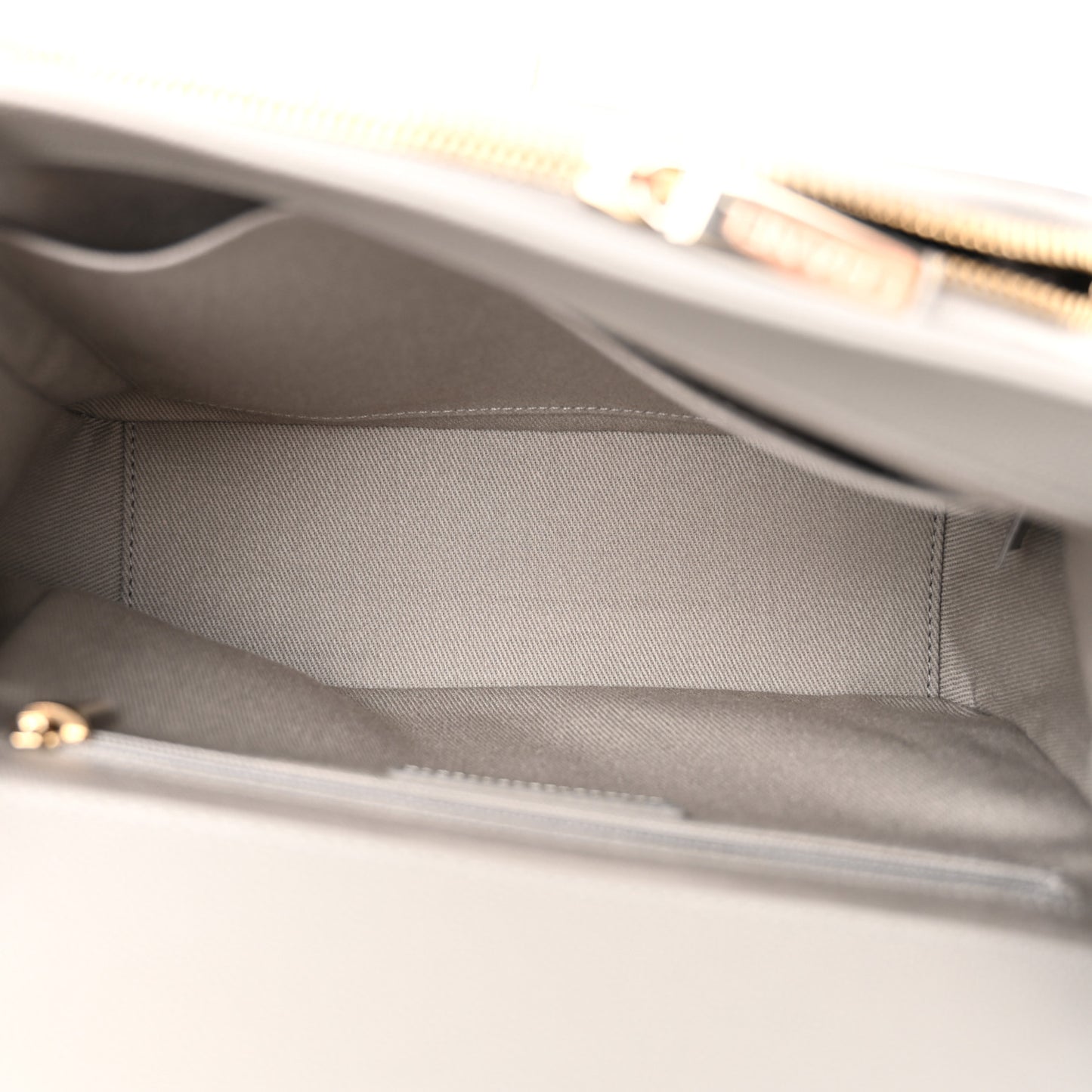 Caviar Quilted Medium Business Affinity Flap Grey