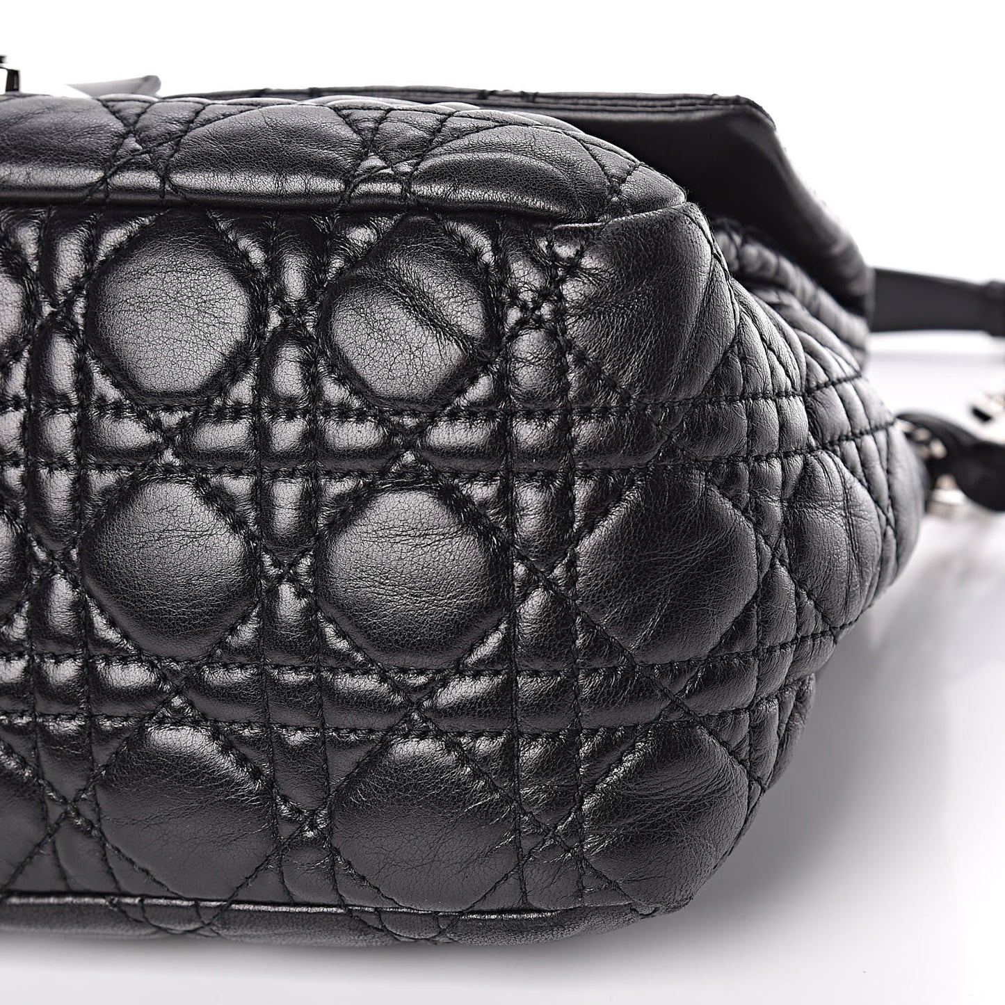 Lambskin Cannage New Lock Flap Black