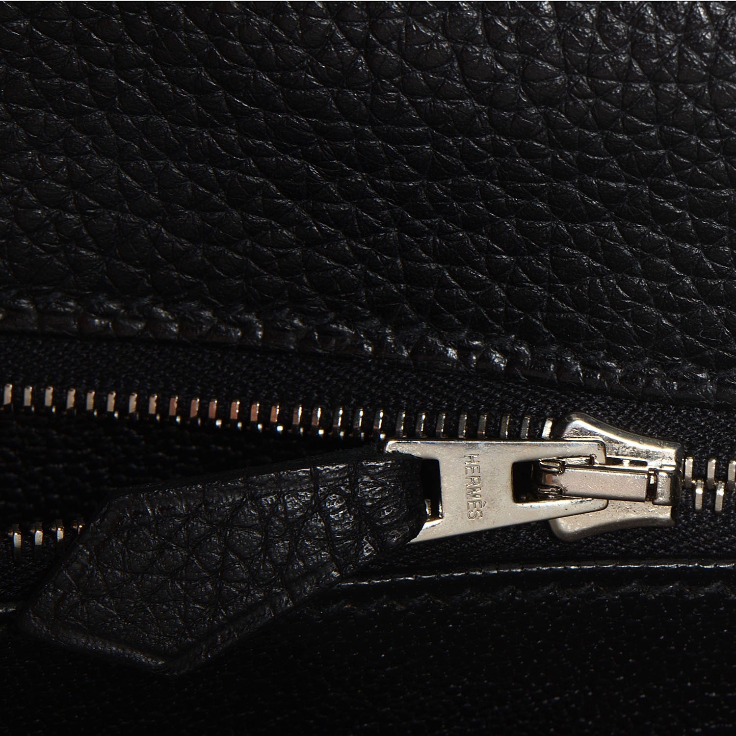 Hermes Taurillon Clemence Shoulder Kelly 40 Black 4 of 23