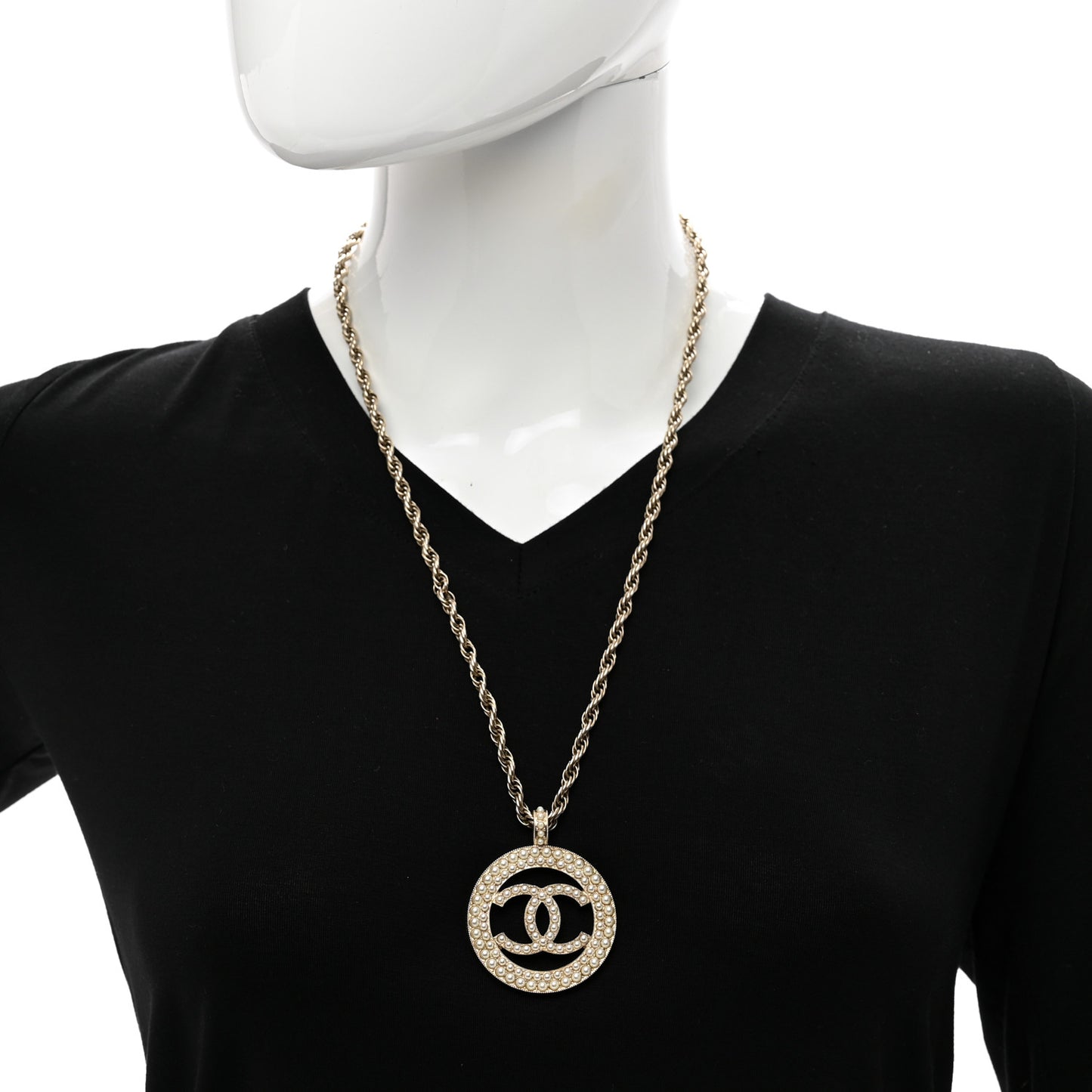 Pearl CC Round Pendant Necklace Gold