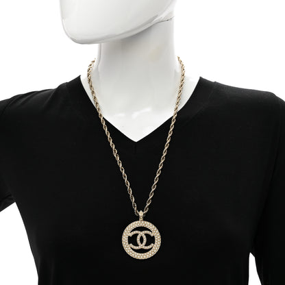 Chanel Pearl CC Round Pendant Necklace Gold 2 of 4