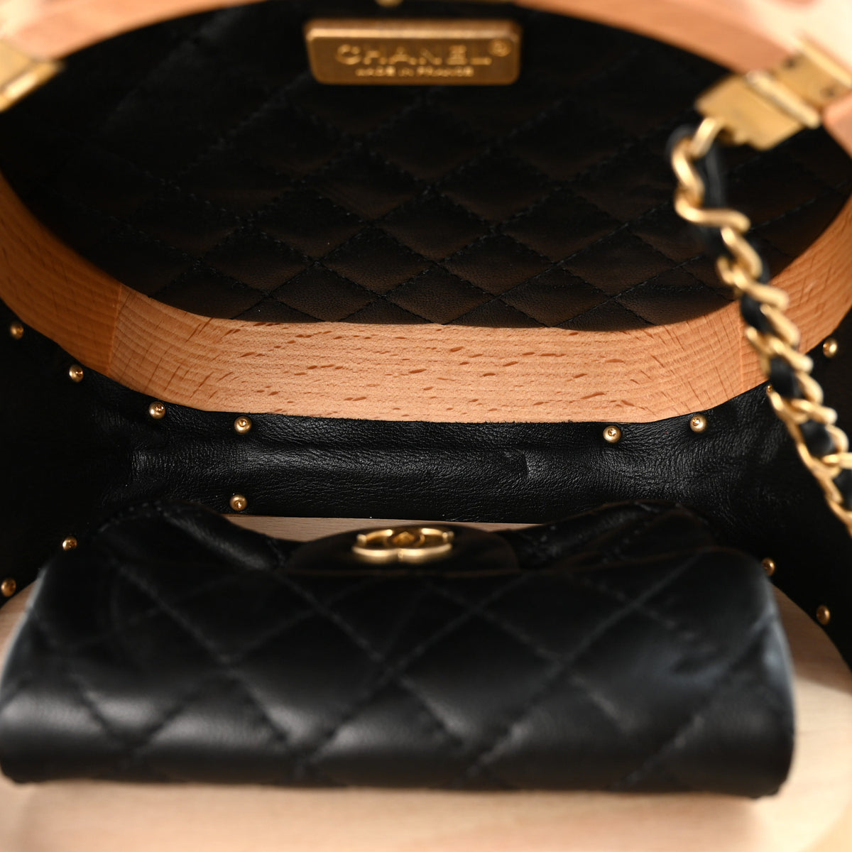 Chanel Beech Wood Lambskin Round CC Vanity Case Black 5 of 10