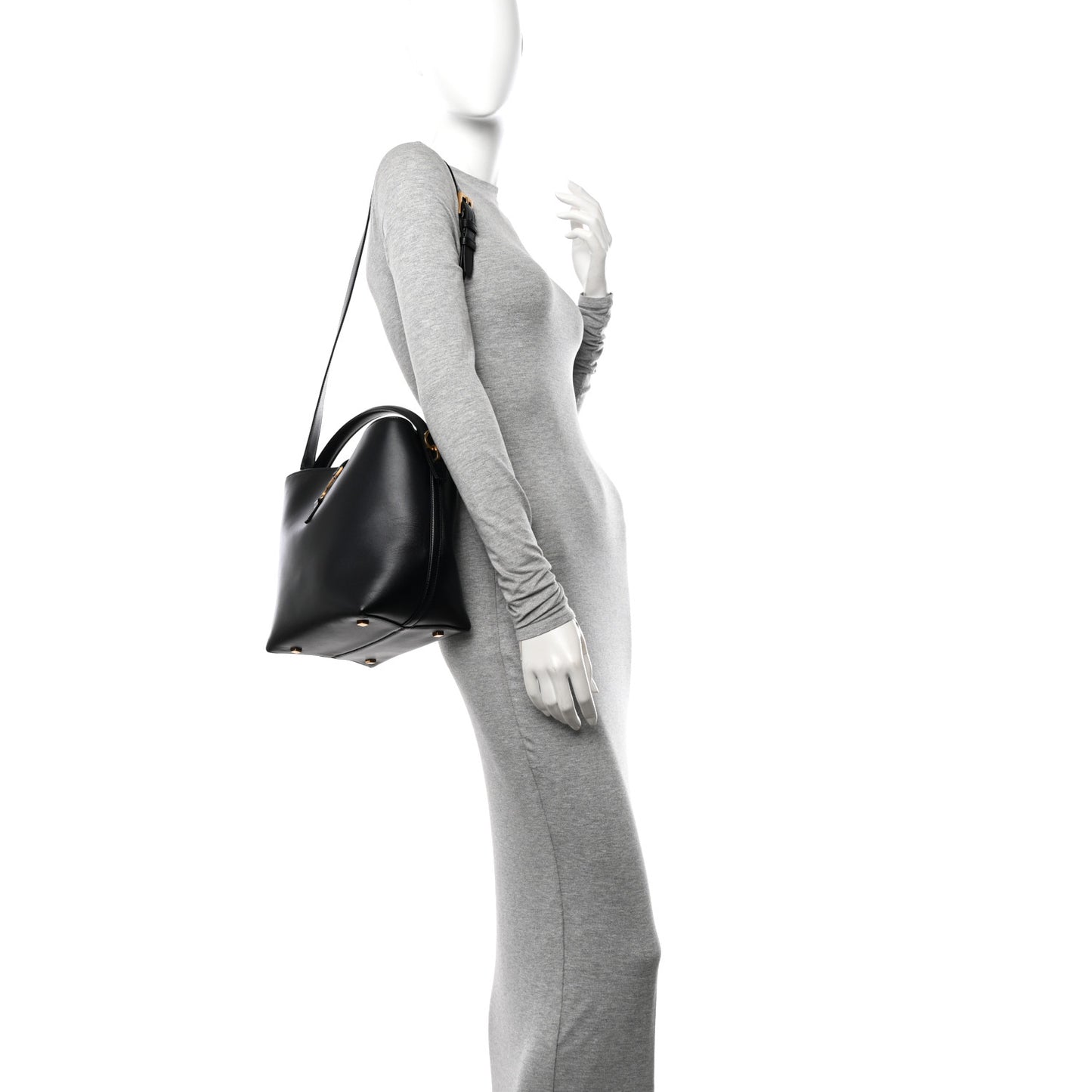 Shiny Calfskin Le 37 Bucket Bag Black