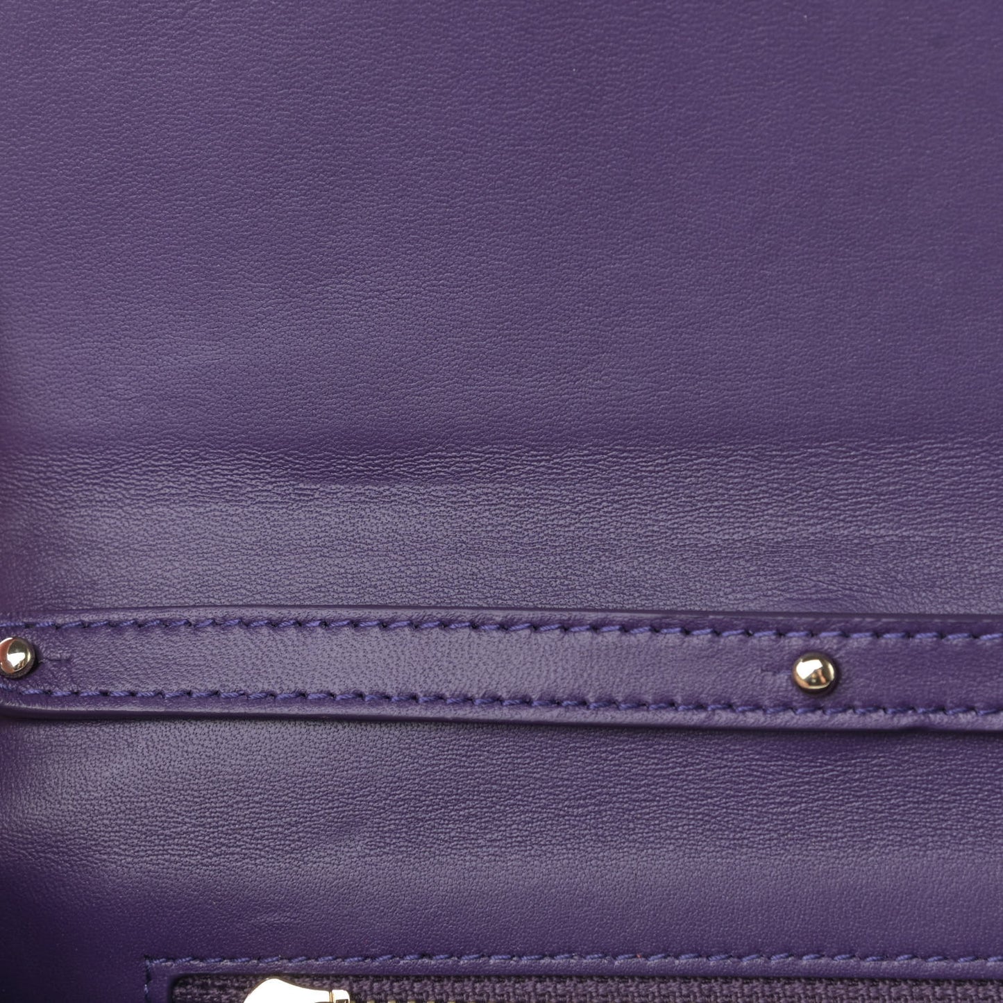 Holographic Patent Calfskin Strobo 3.5 Clutch Viola Medio