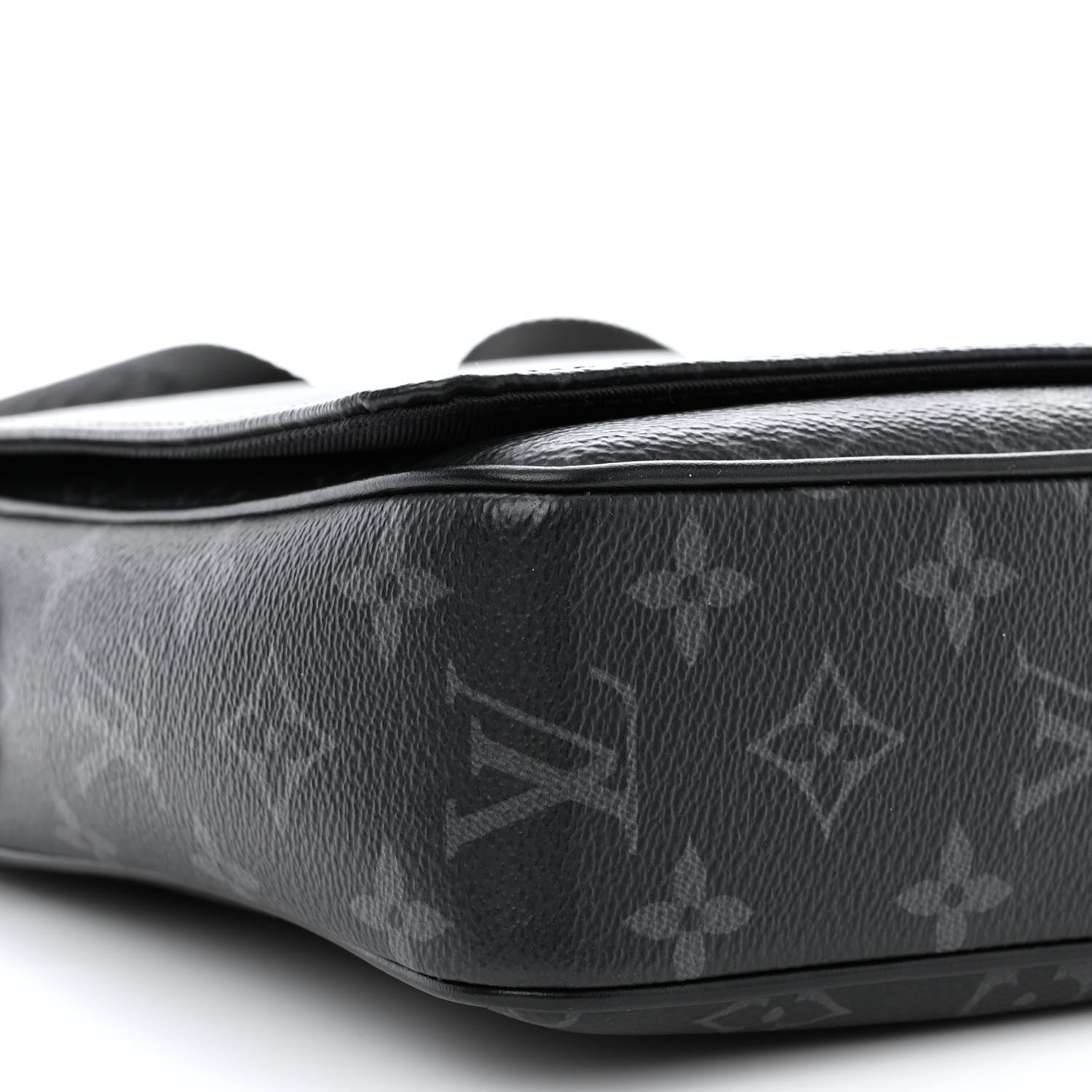Louis Vuitton Monogram Eclipse District PM NM 9 of 10