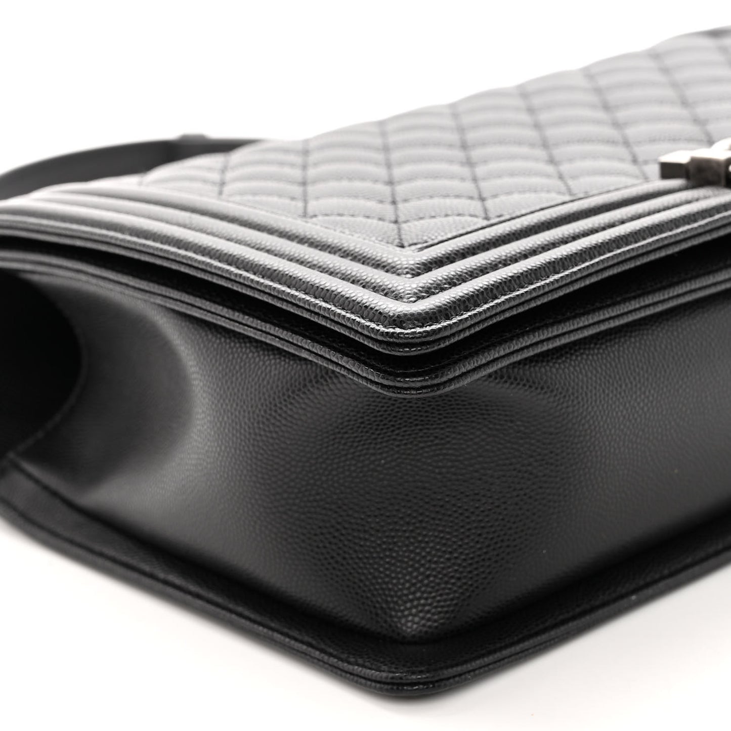 Caviar Quilted New Medium Boy Flap Black