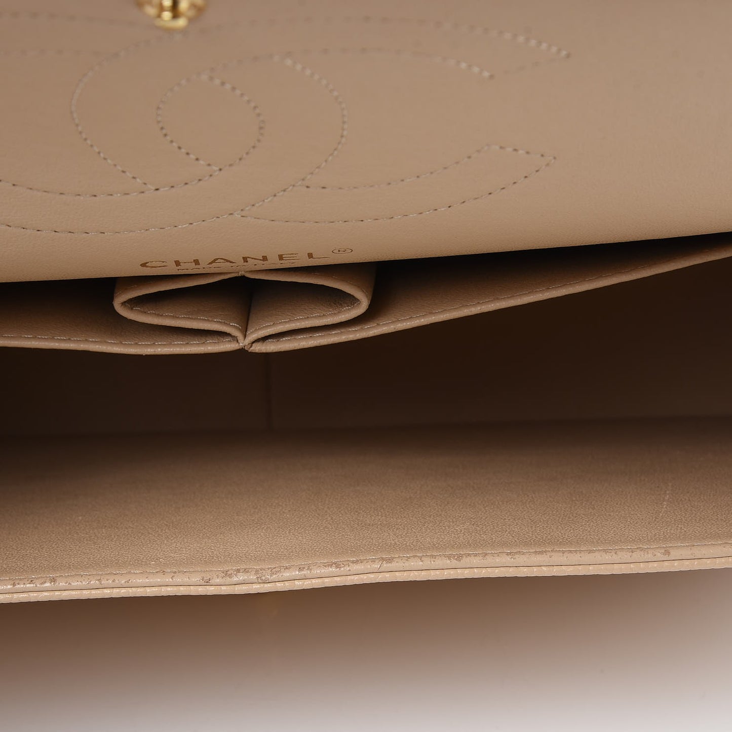 Caviar Quilted Jumbo Double Flap Beige Clair
