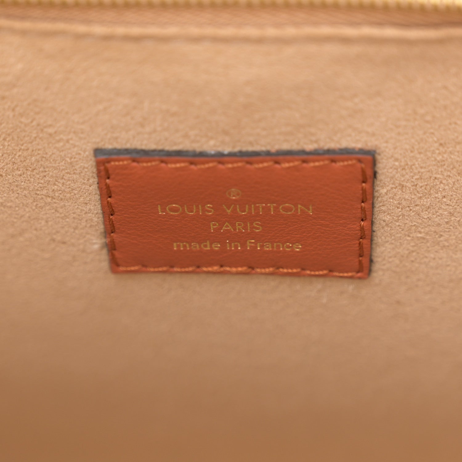 Louis Vuitton Calfskin Monogram Tufting On My Side Galet 6 of 11