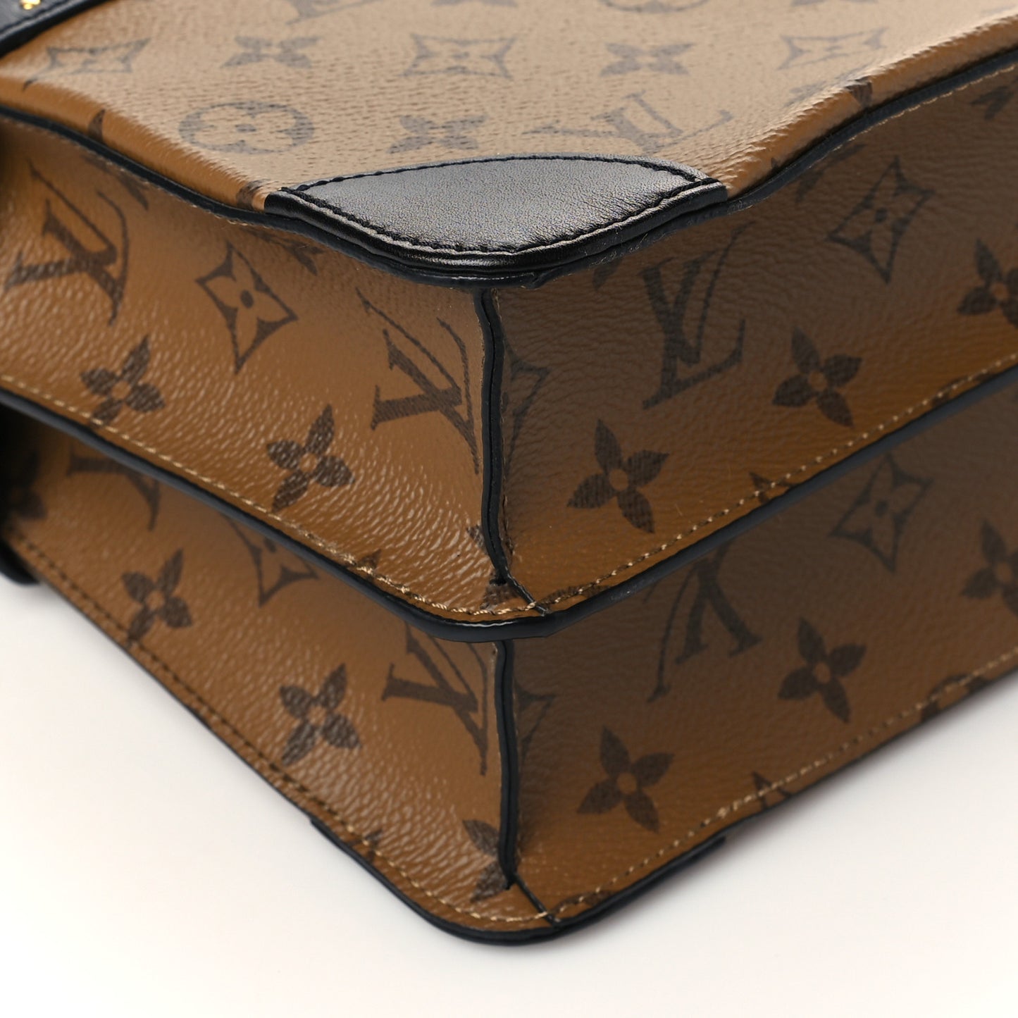 Reverse Monogram City Malle MM