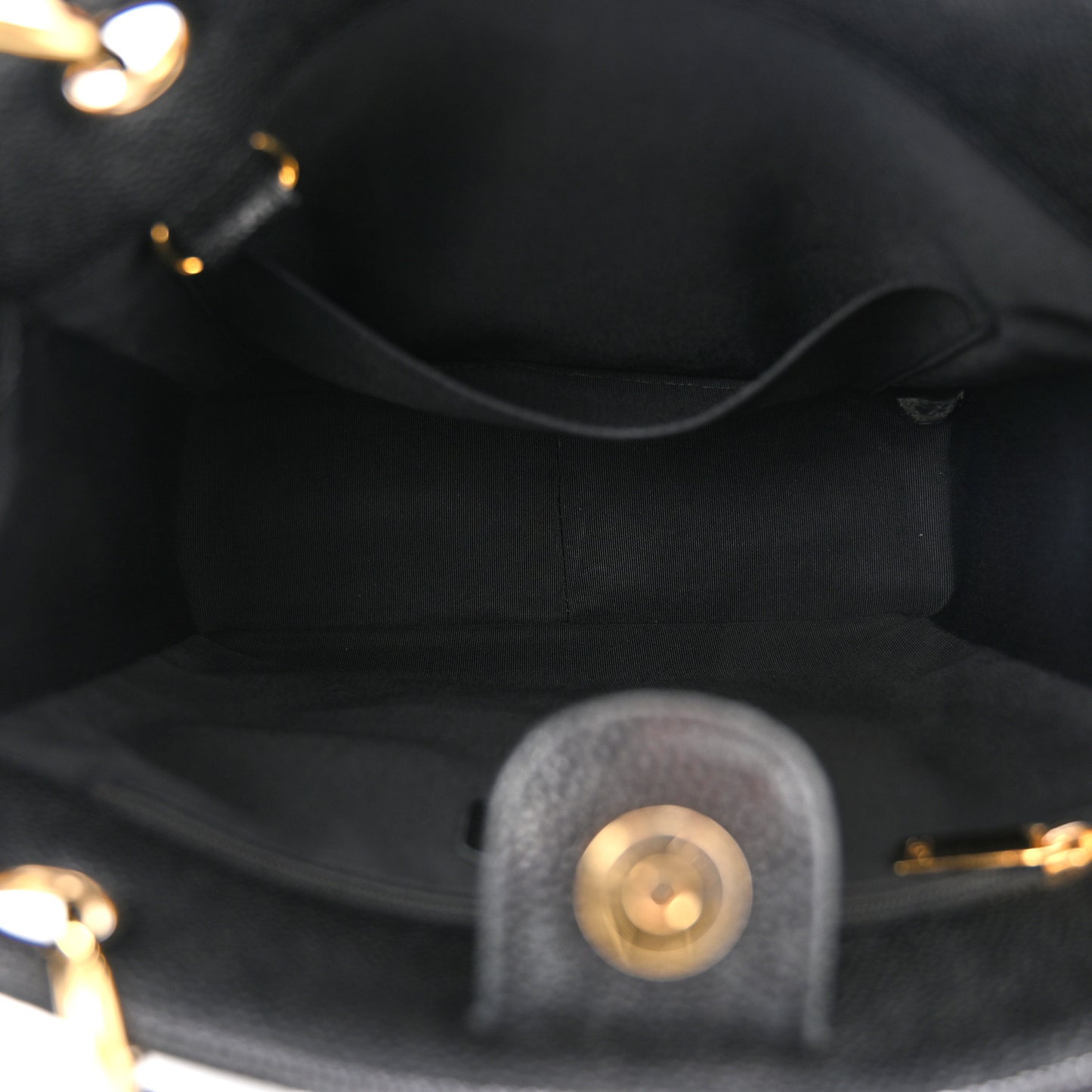 Caviar Quilted Petit Shopping Tote PST Black