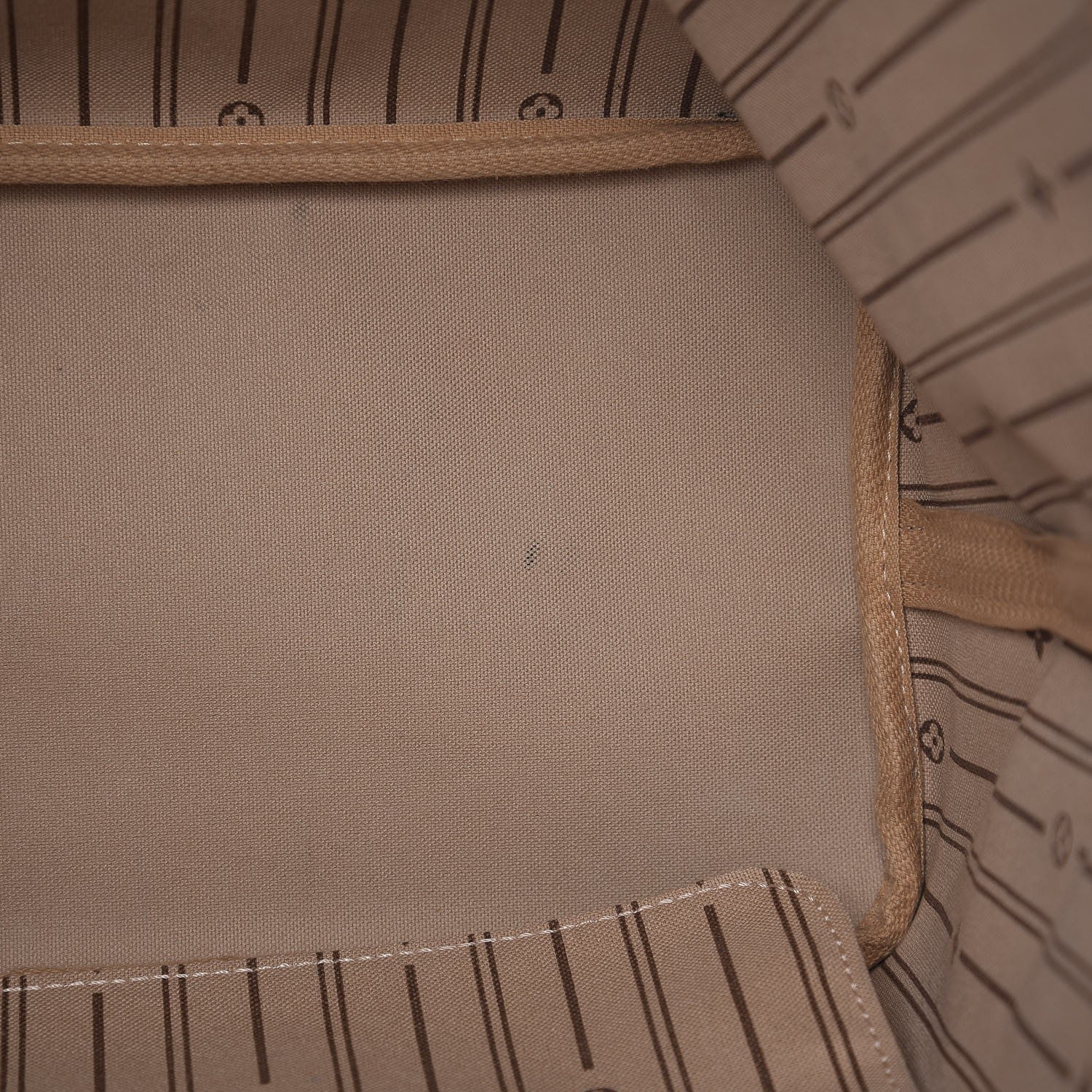 Louis Vuitton Monogram Neverfull MM 8 of 14