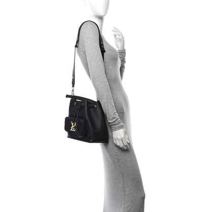 Louis Vuitton Calfskin Lockme Bucket MM Black 2 of 11