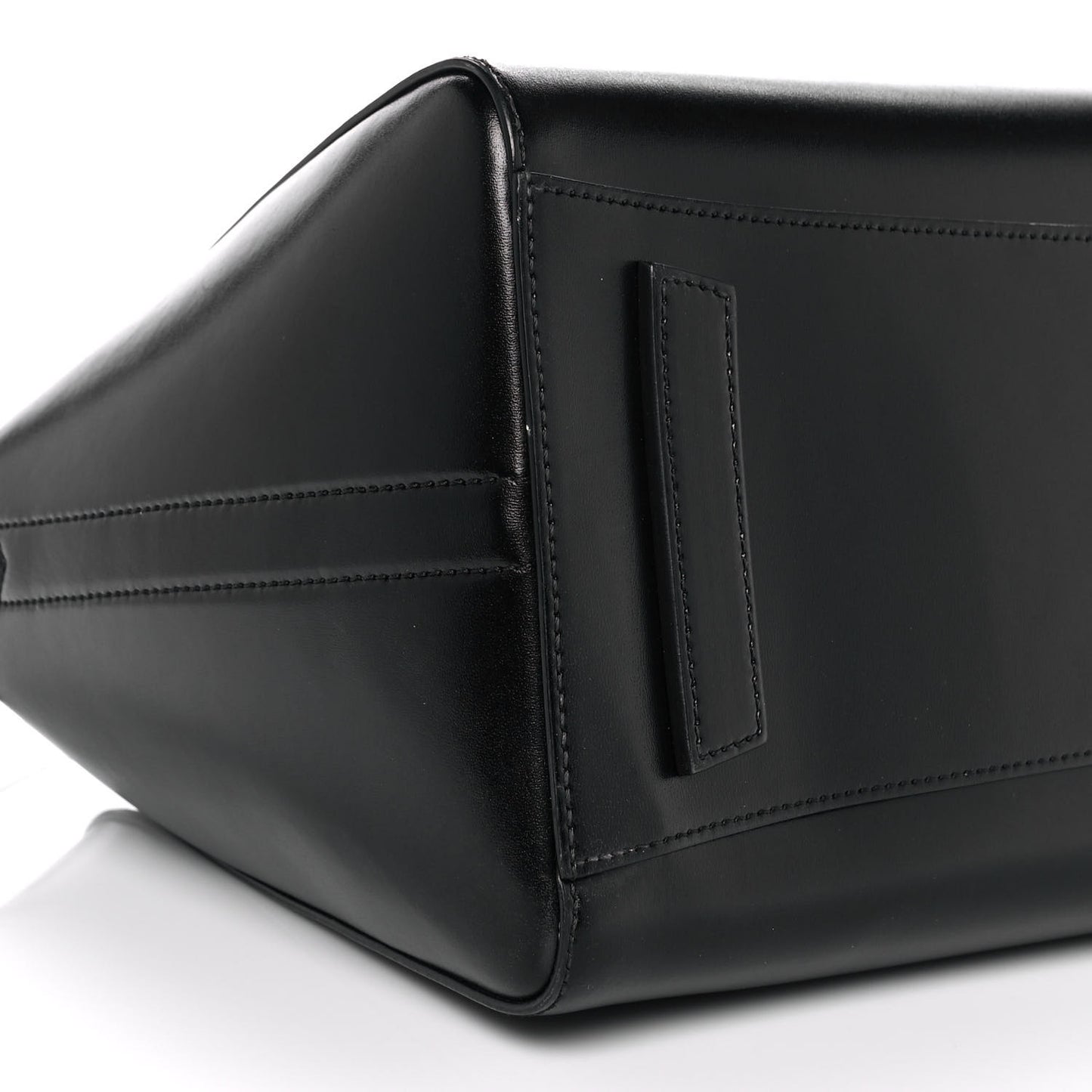 Shiny Lord Calfskin Medium Antigona Black