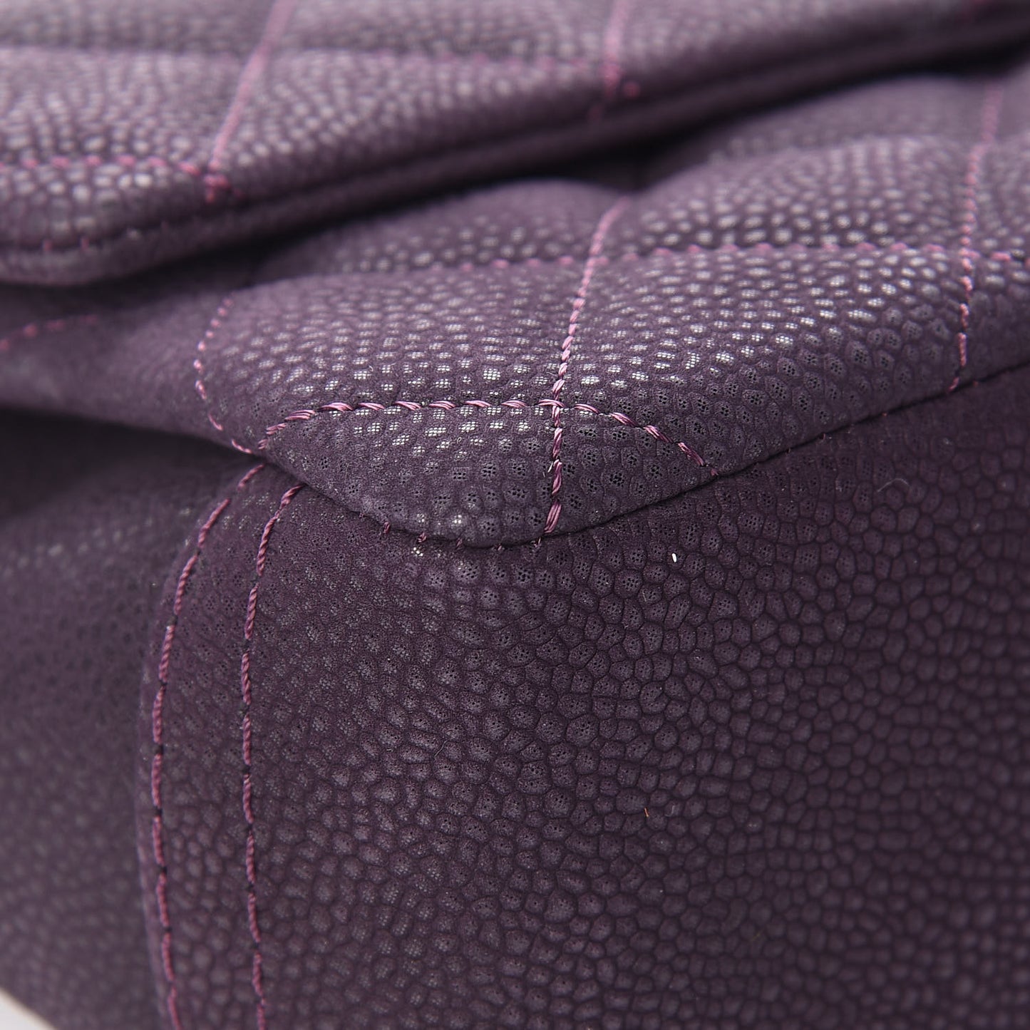 Iridescent Caviar Quilted Medium Lady Pearly Flap Plum