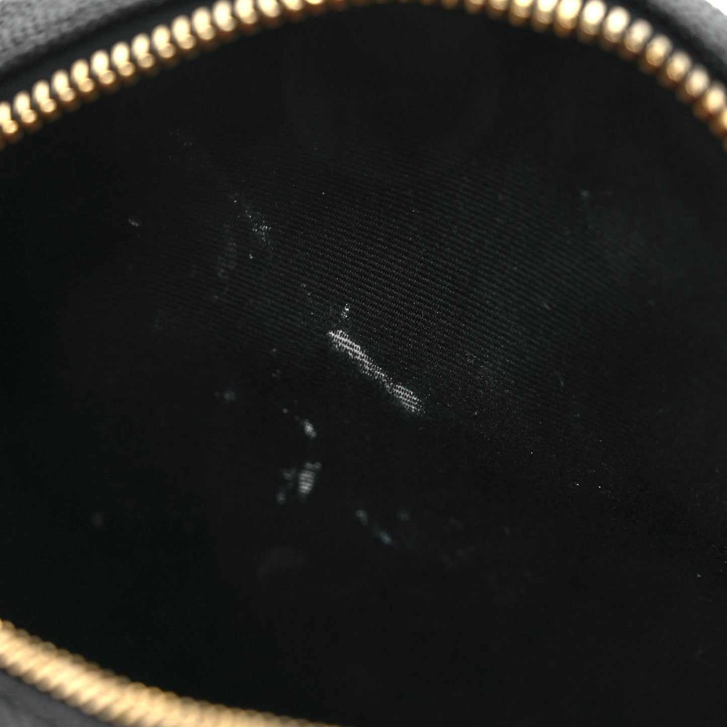 Grain De Poudre Matelasse Chevron Quilted Round Vinyle Camera Bag Black