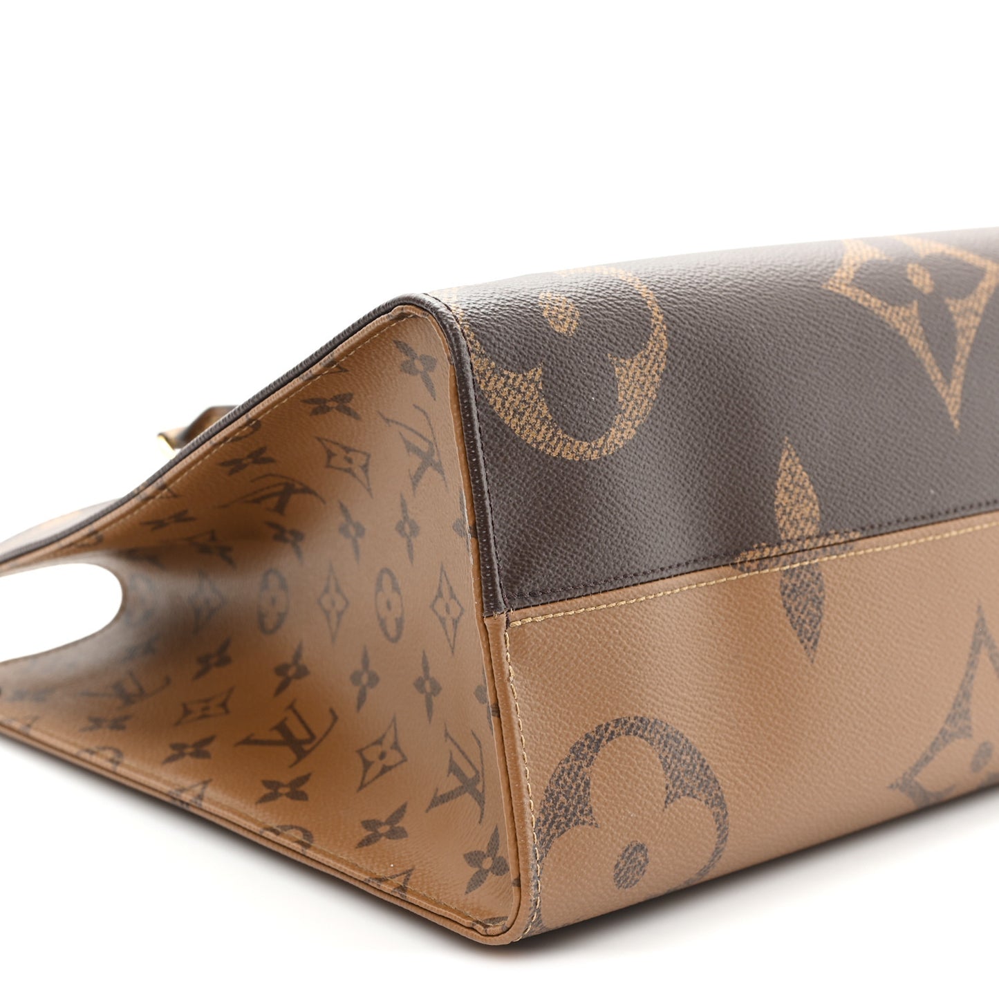Reverse Monogram Giant Onthego MM