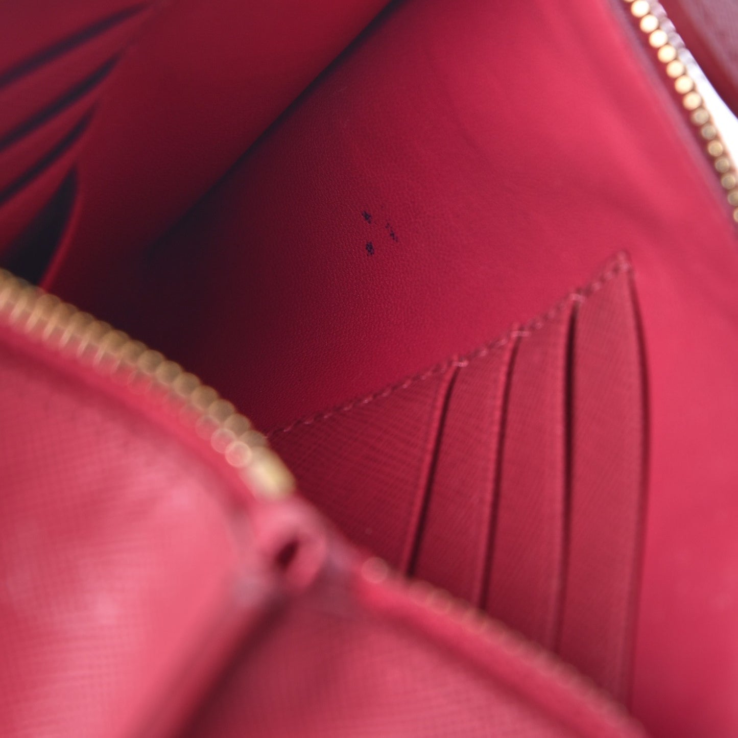 Saffiano Flat Zip Wristlet Peonia