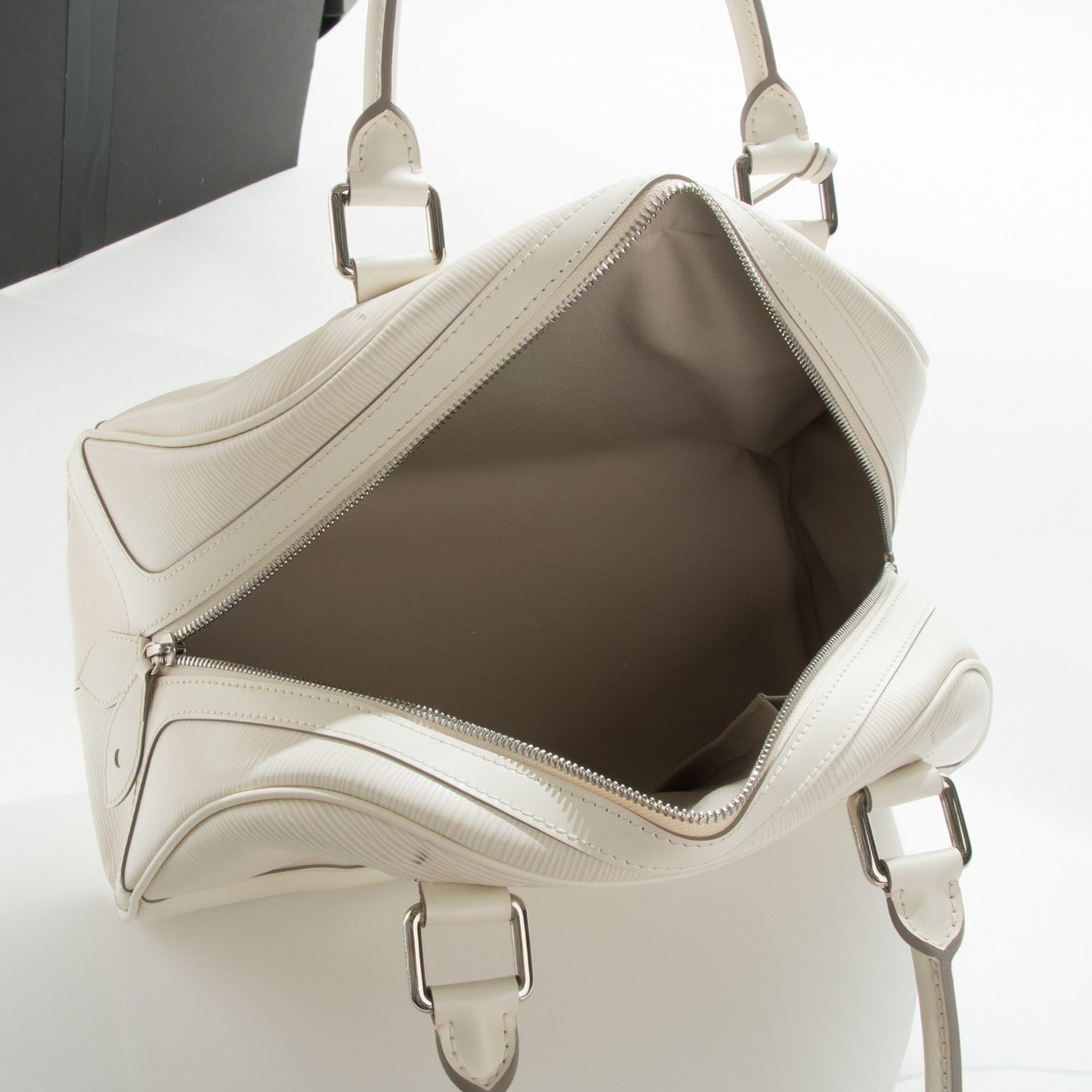 Louis Vuitton Epi Bowling Montaigne PM Ivory 5 of 8
