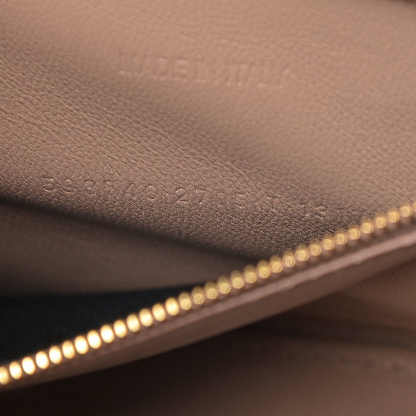 Grained Calfskin Small Hourglass Top Handle Bag Nude Beige