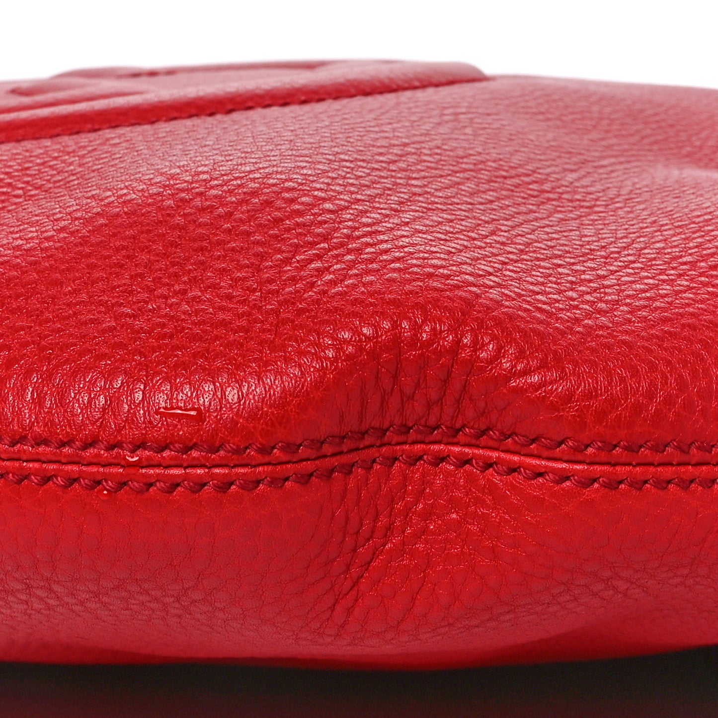 Pebbled Calfskin Medium Soho Hobo Red