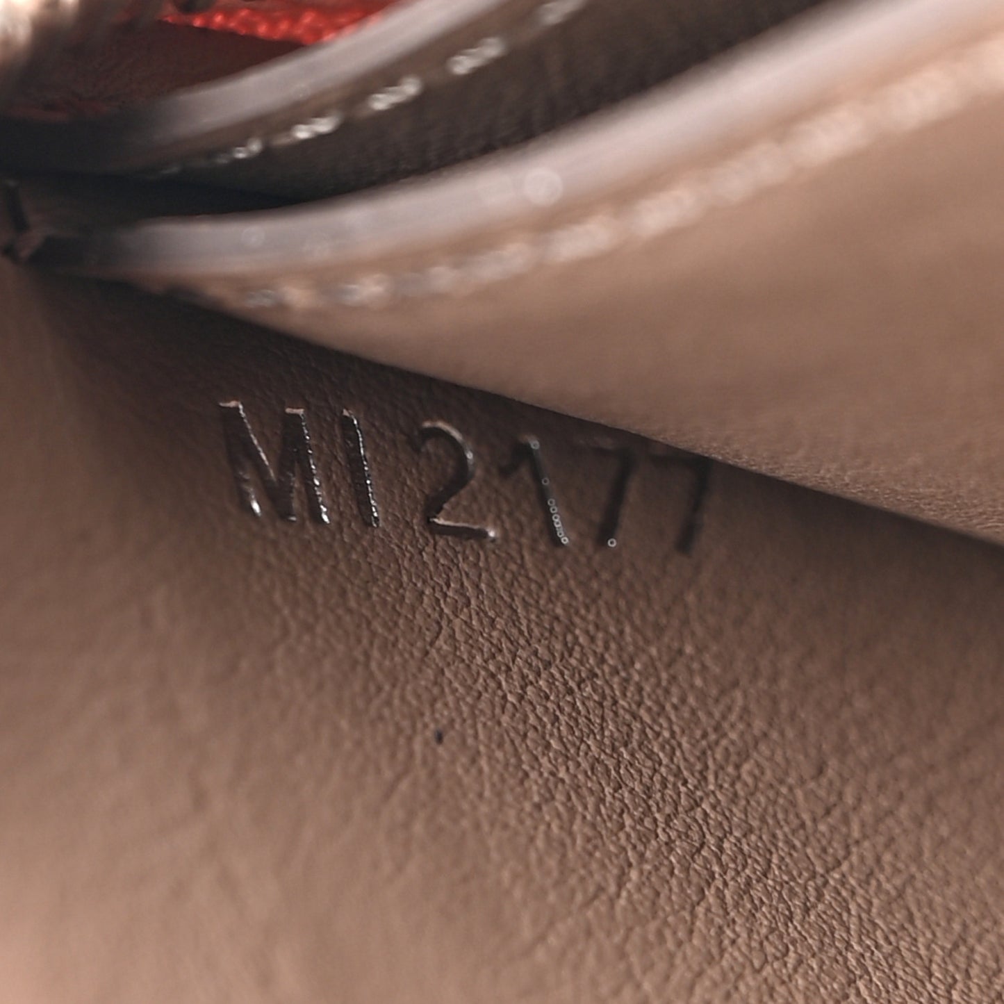 Veau Cachemire Comete Wallet Magnolia