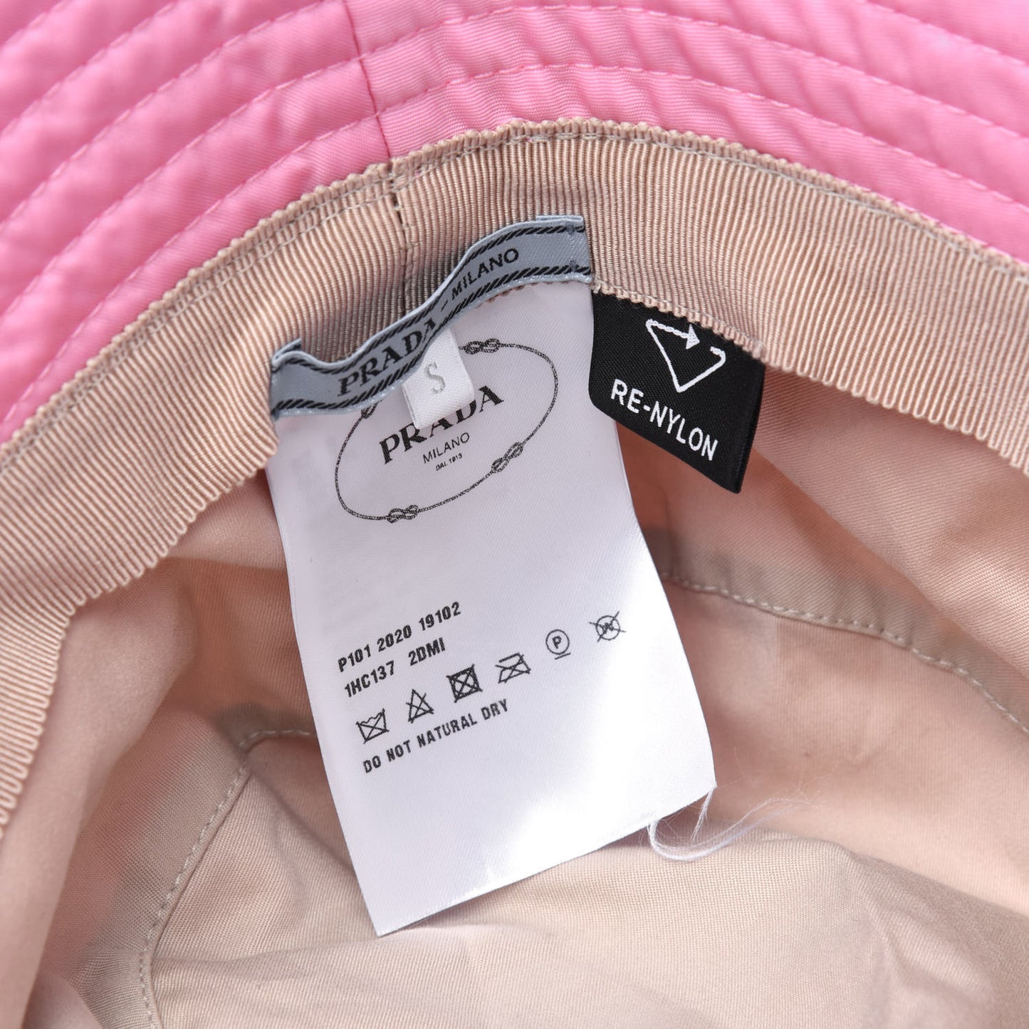 Re-Nylon Metal Triangle Logo Womens Bucket Hat S Rosa