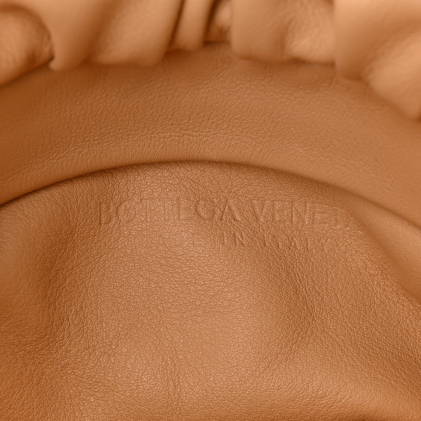 Calfskin The Pouch Chain Almond