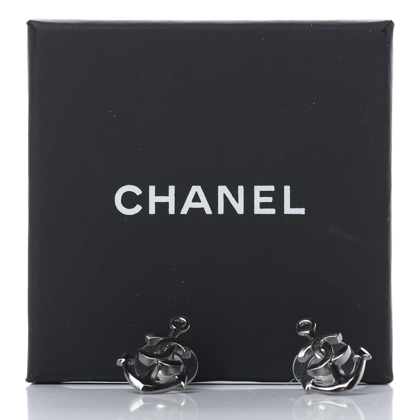 Metal Anchor CC Earrings Silver