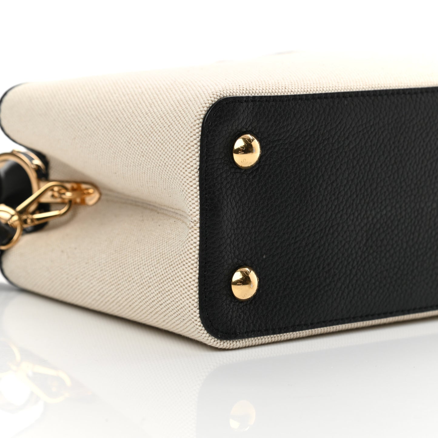 Canvas Taurillon Capucines MM Black