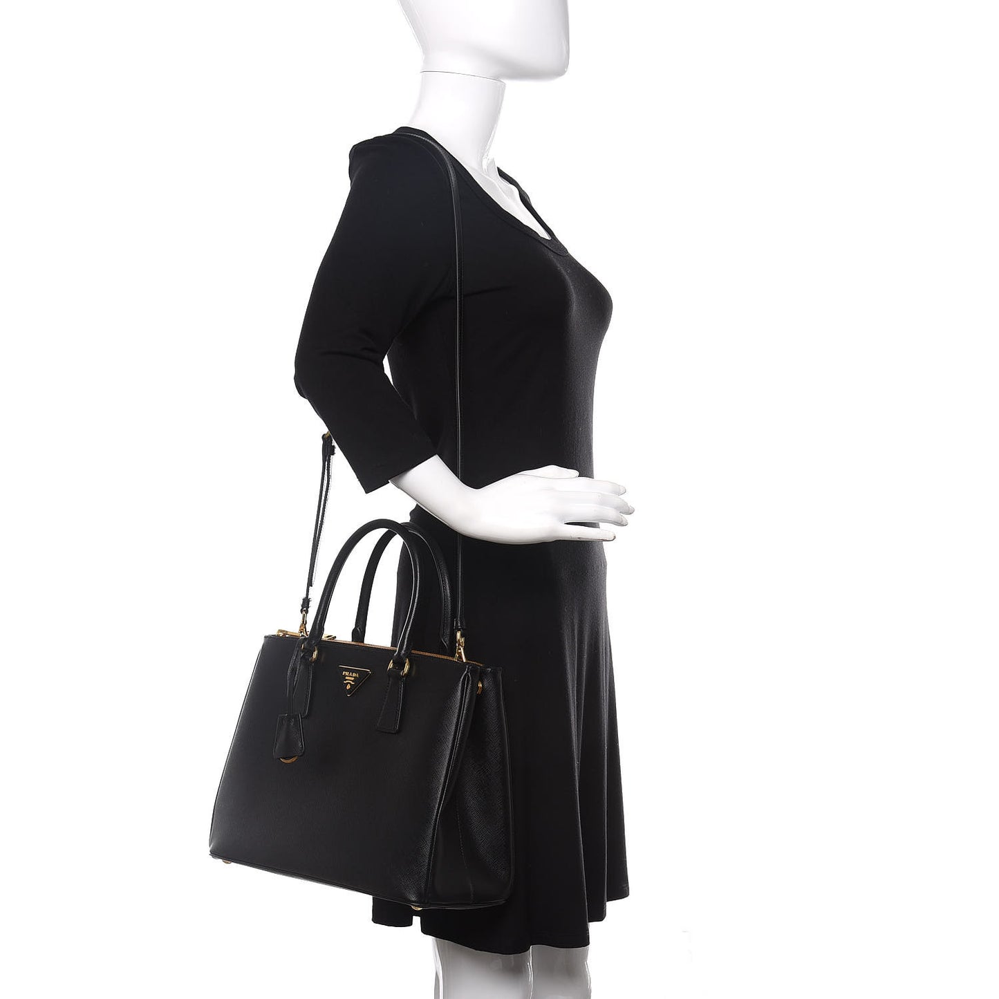 Saffiano Medium Galleria Double Zip Tote Black