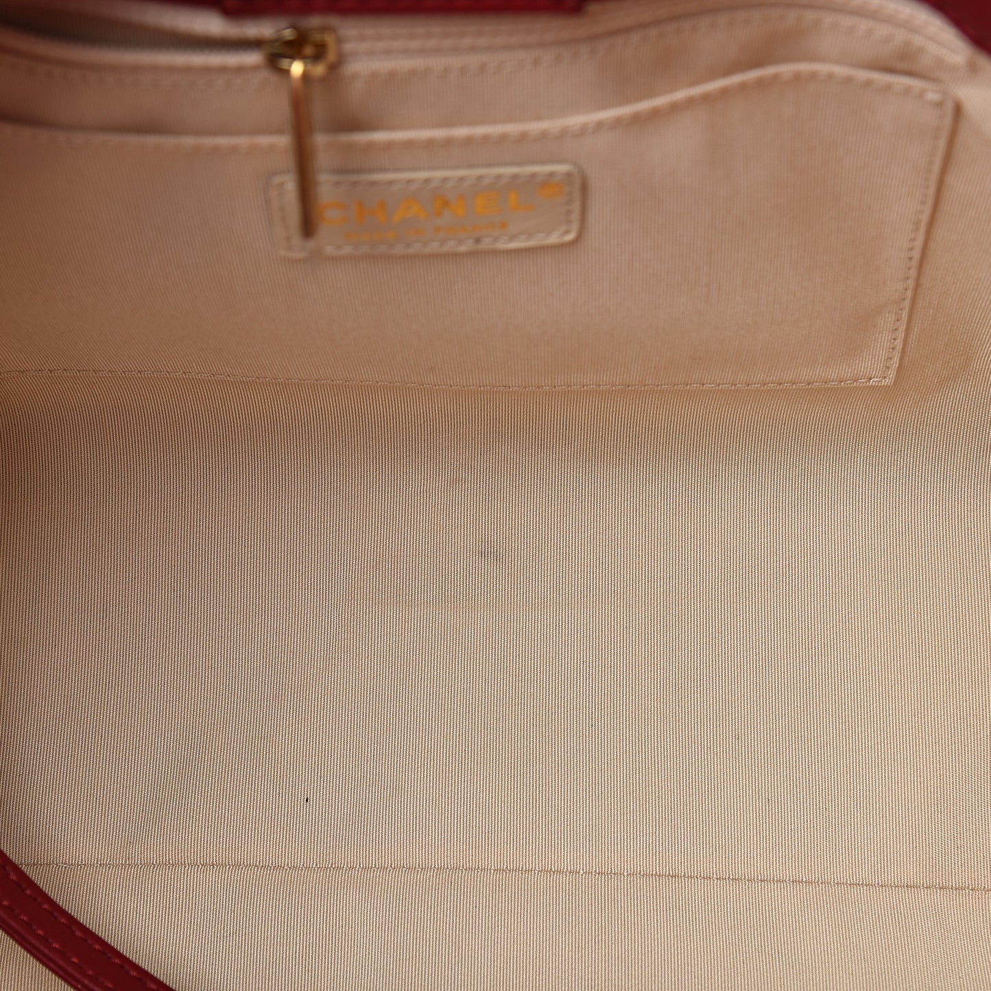 Grained Calfskin Stitched Supple Rock Shopping Tote Burgundy