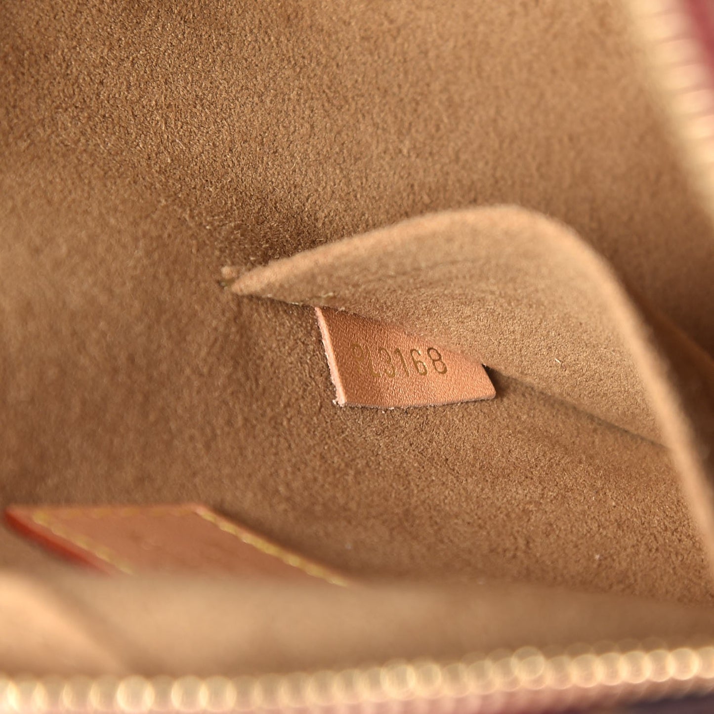 Monogram Boite Chapeau Souple
