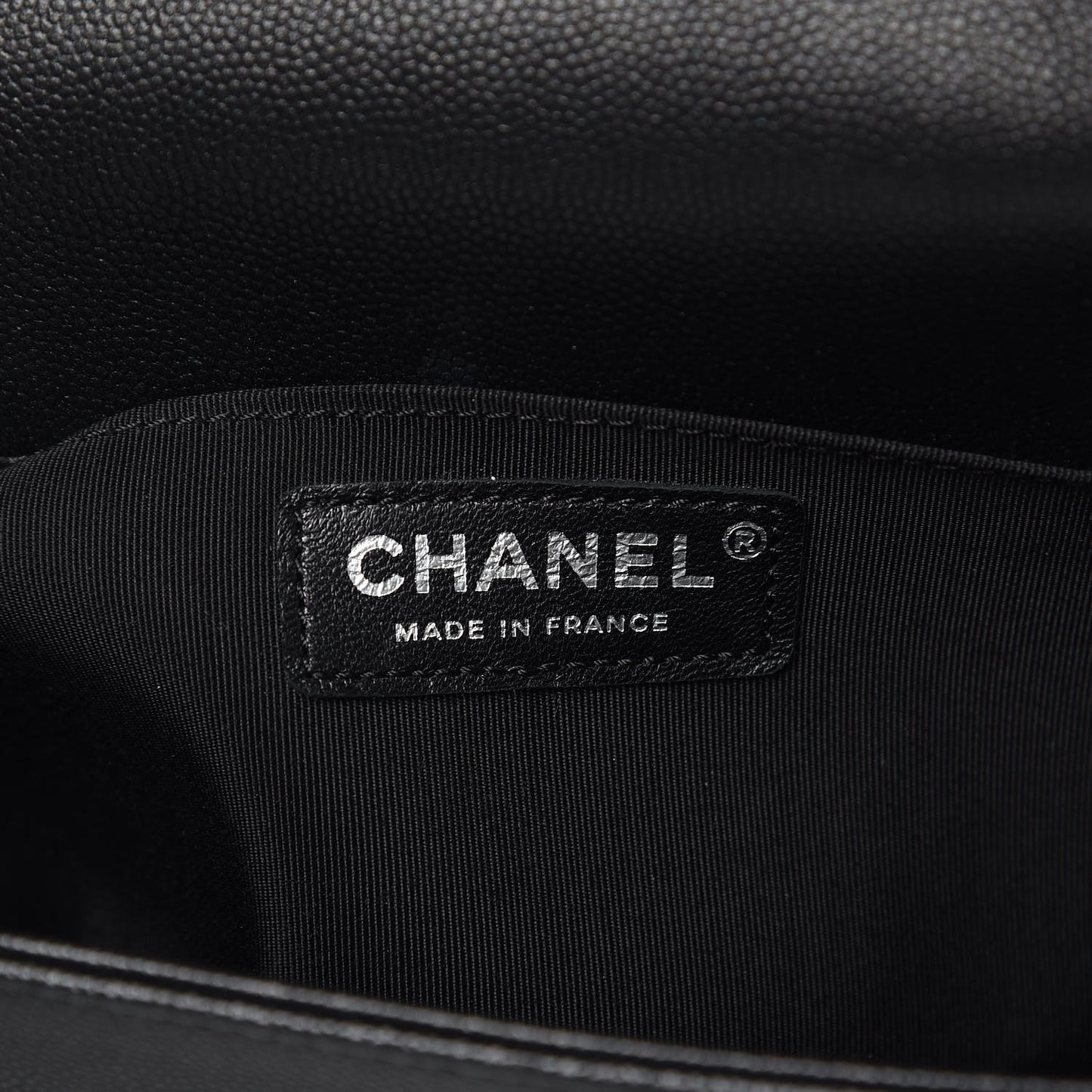 Caviar Quilted Medium Boy Flap So Black