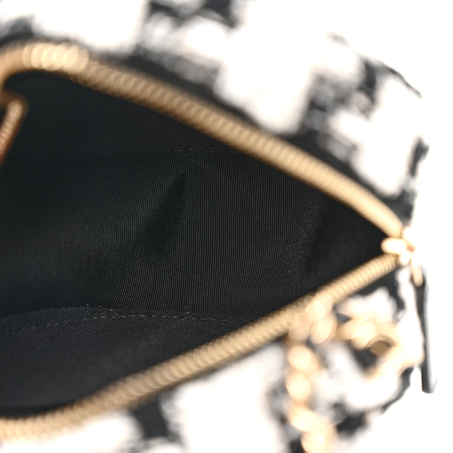 Tweed Quilted Round Clutch With Chain Black Ecru White