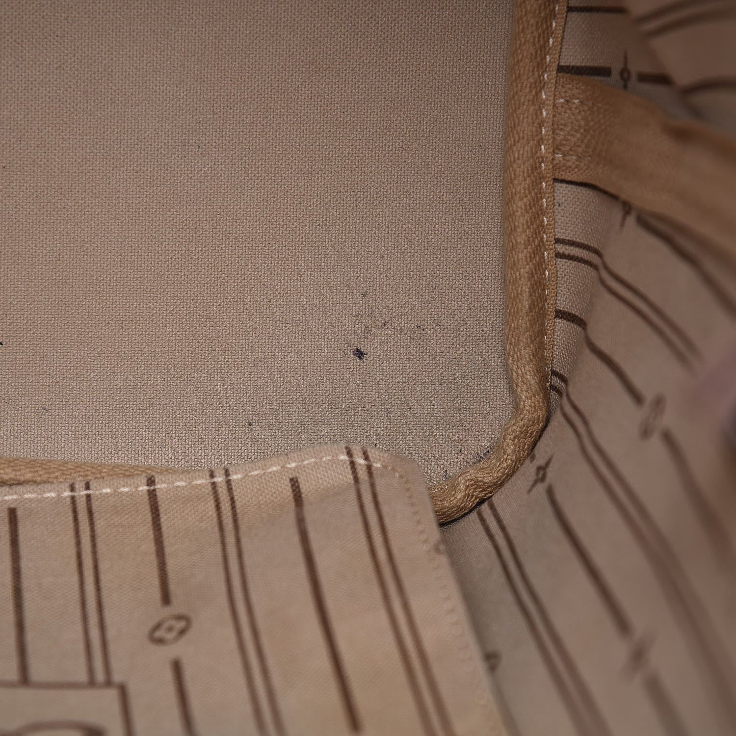 Louis Vuitton Monogram Neverfull MM 12 of 15
