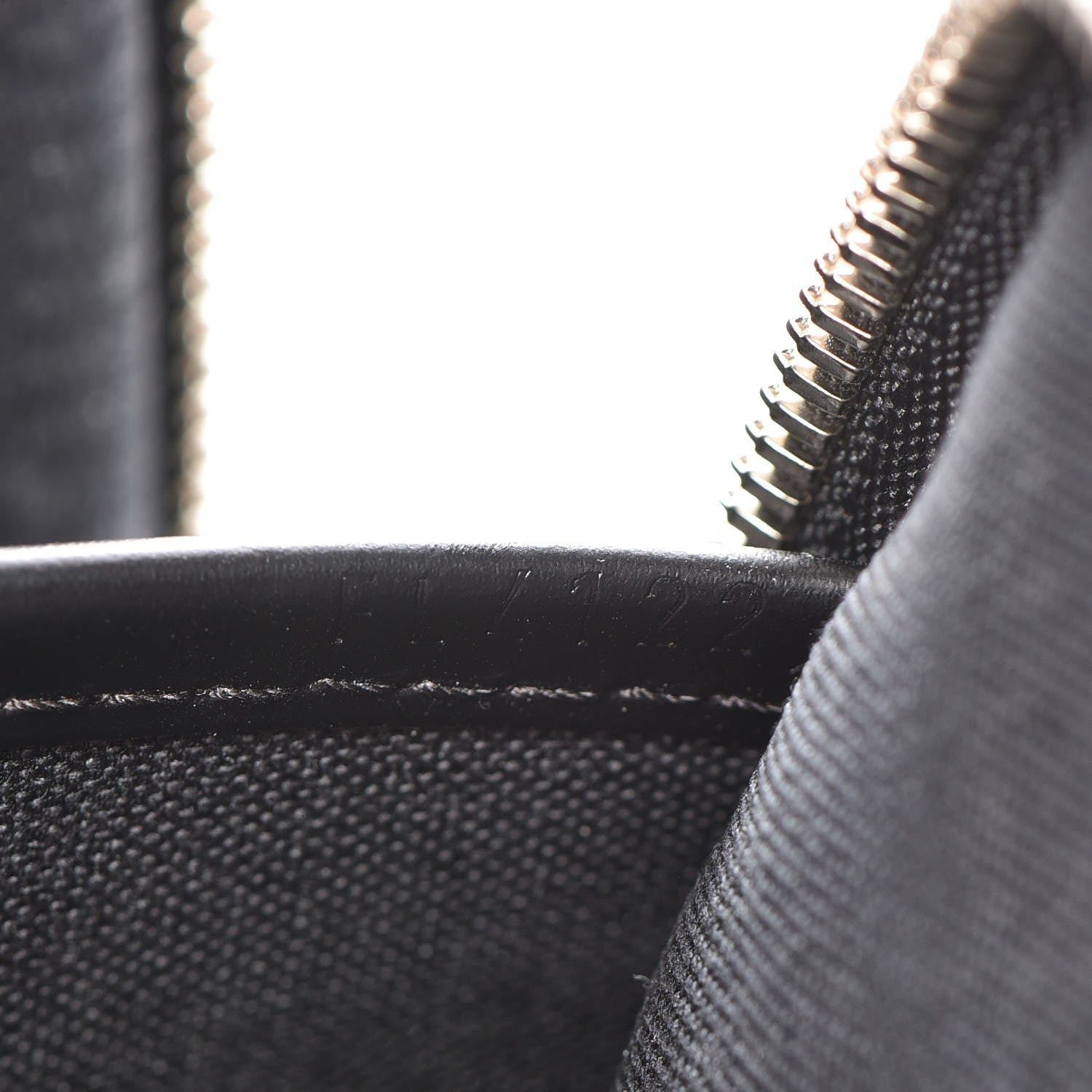 Louis Vuitton Damier Graphite Icare 9 of 9