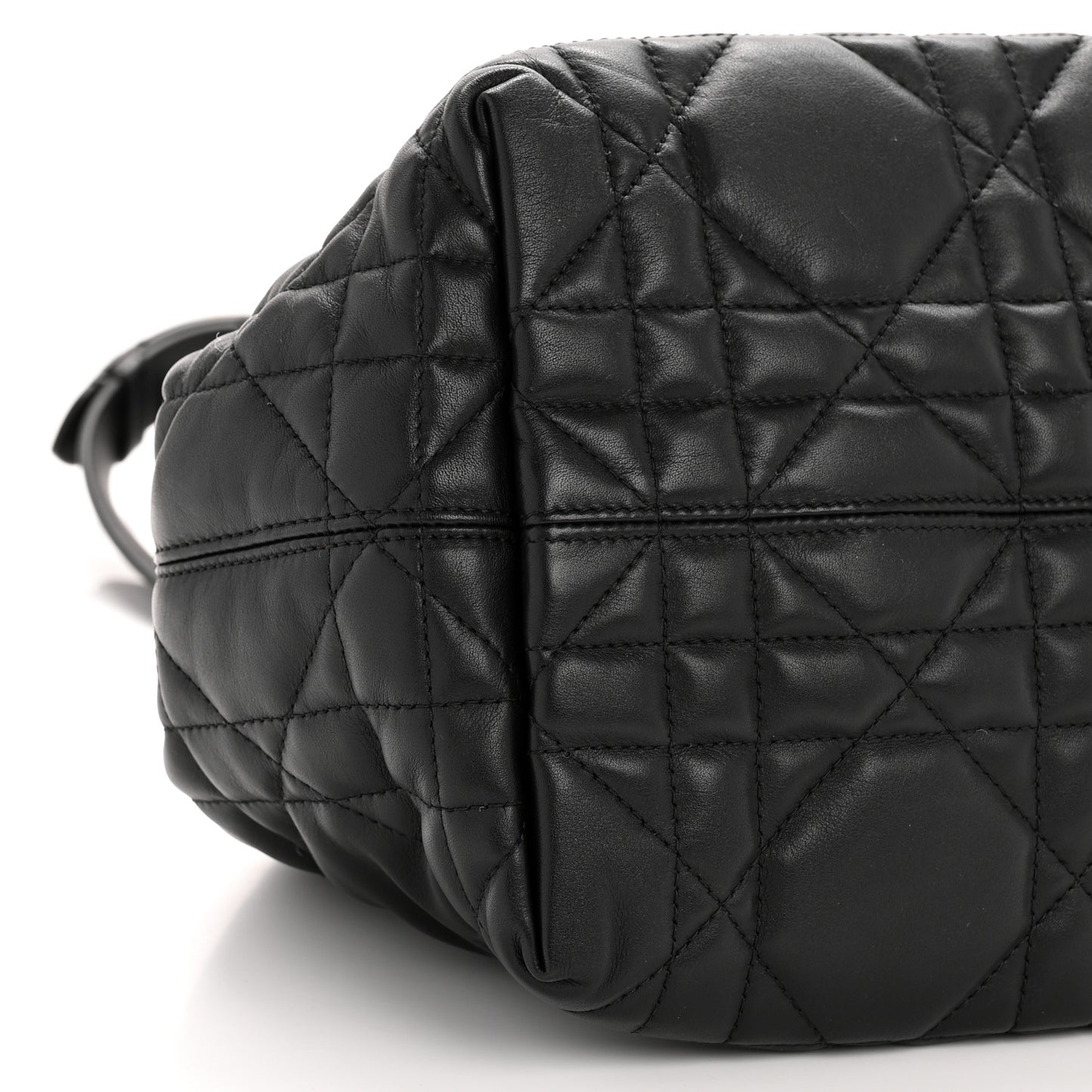 Calfskin Macrocannage Medium Toujours Black