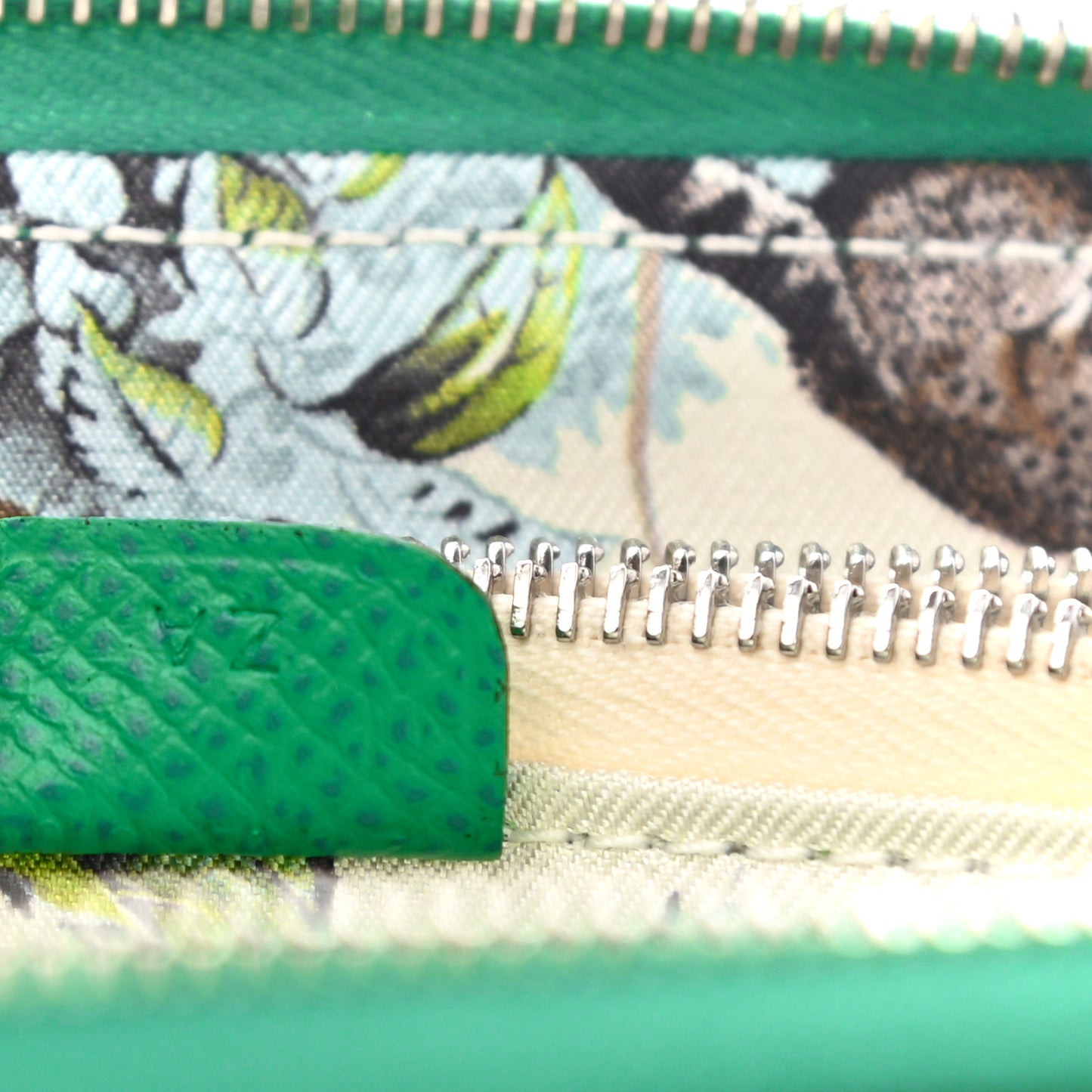 Epsom Silk'in Compact Wallet Vert Jade Nata