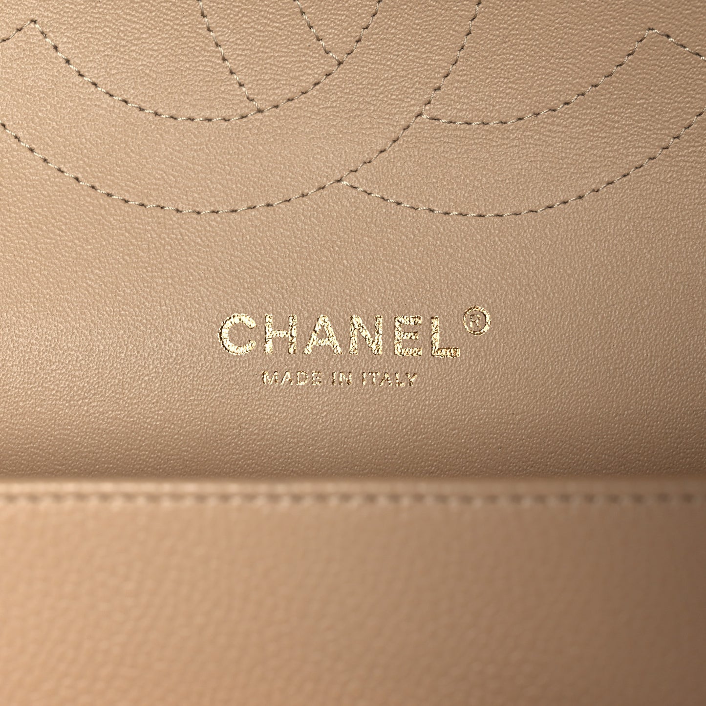 Caviar Quilted Jumbo Double Flap Beige Clair