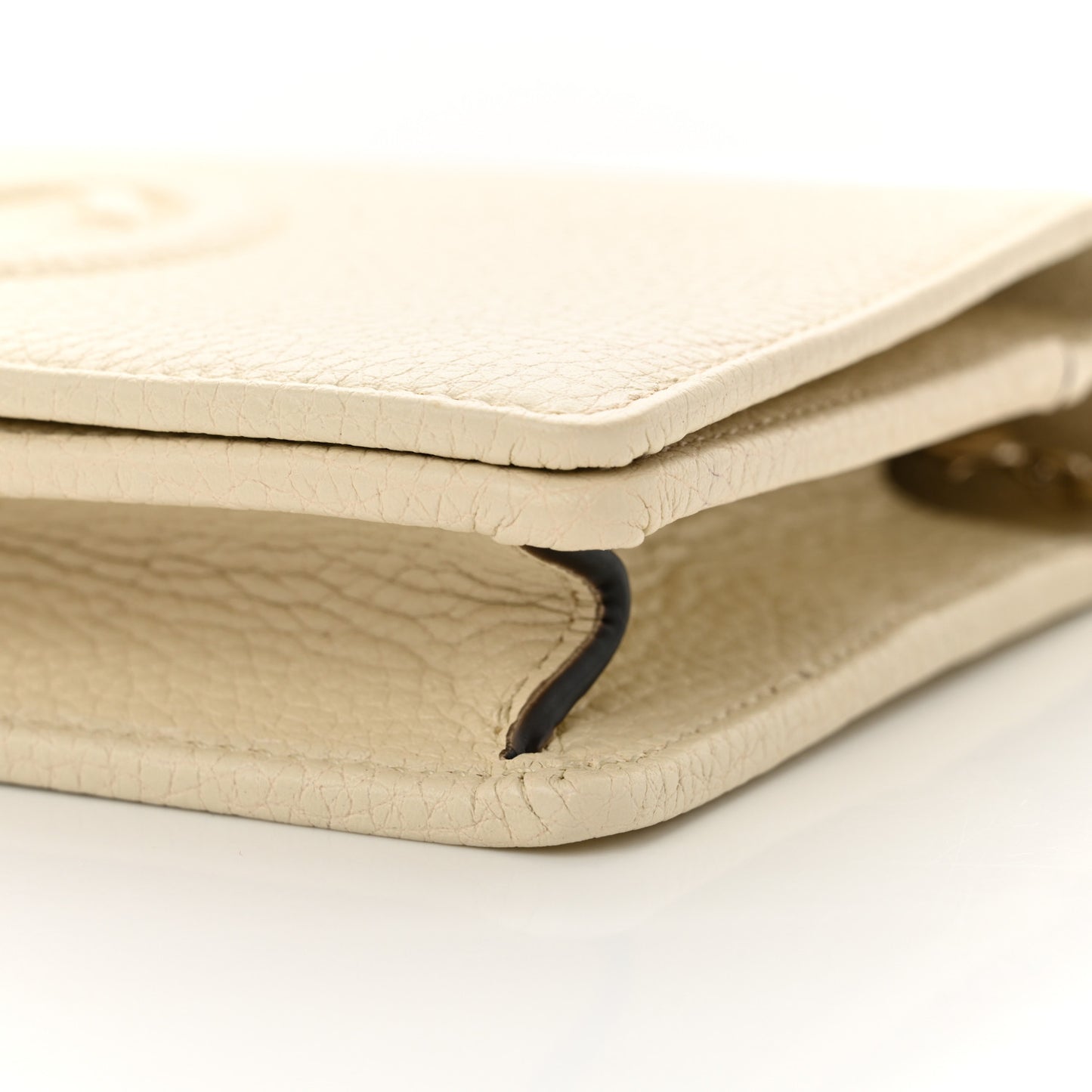 Pebbled Calfskin Soho Wallet on Chain Ivoire