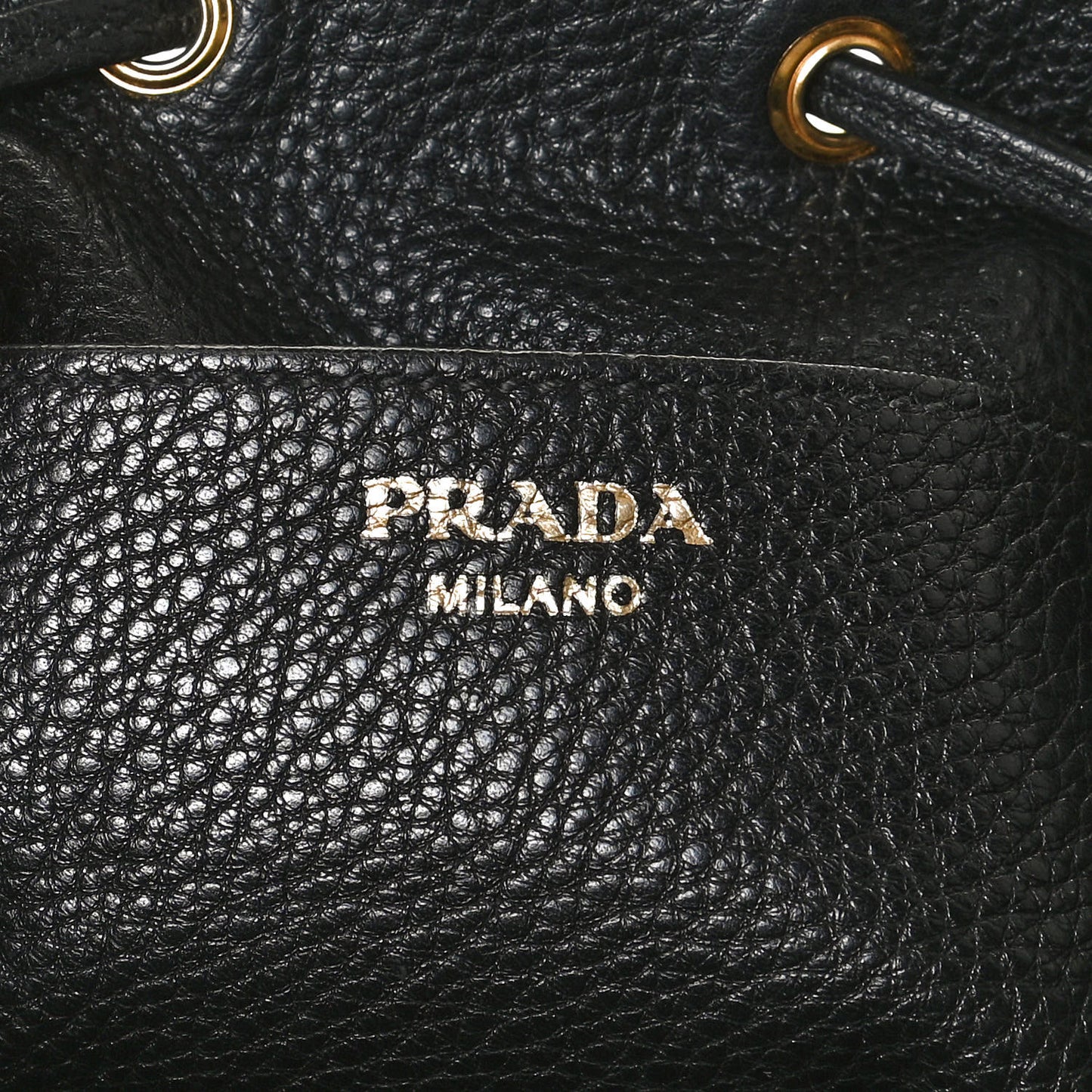 Vitello Daino Bucket Bag Black