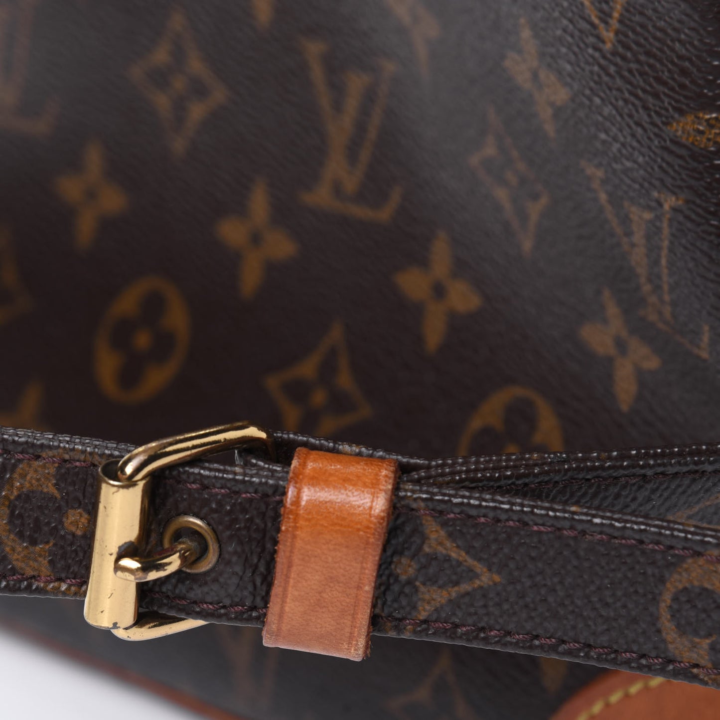 Monogram Nil 28