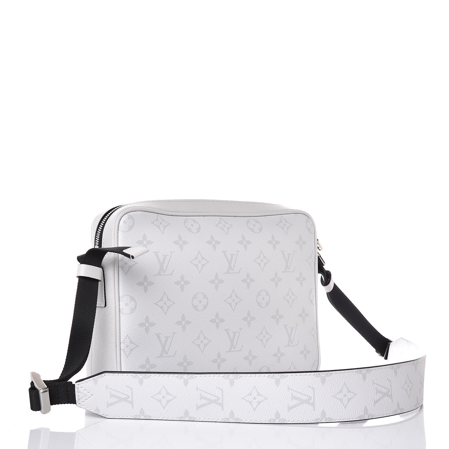 Louis Vuitton Taigarama Outdoor Messenger Antartica 3 of 6