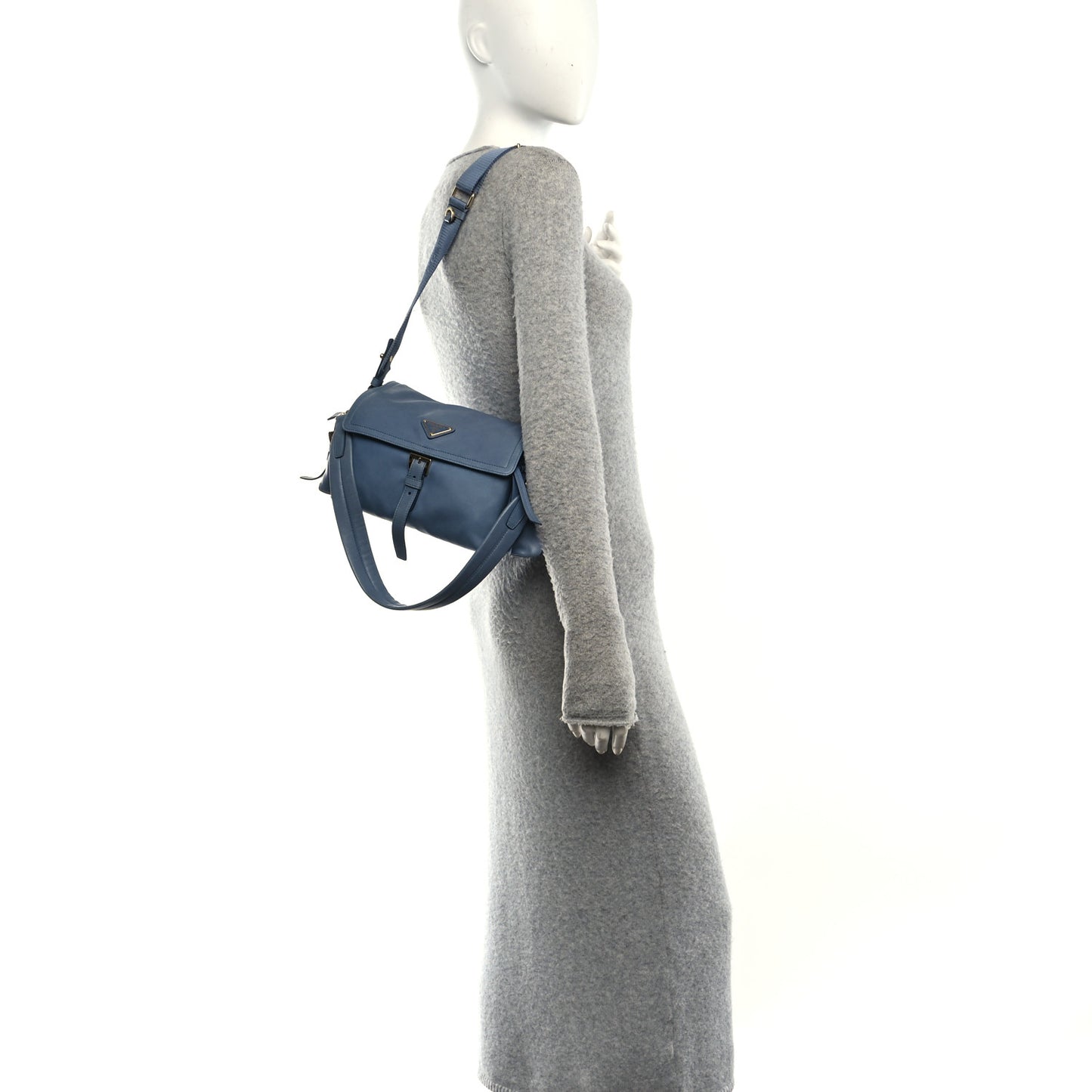 Nappa Medium Explore Shoulder Bag Aviation Blue