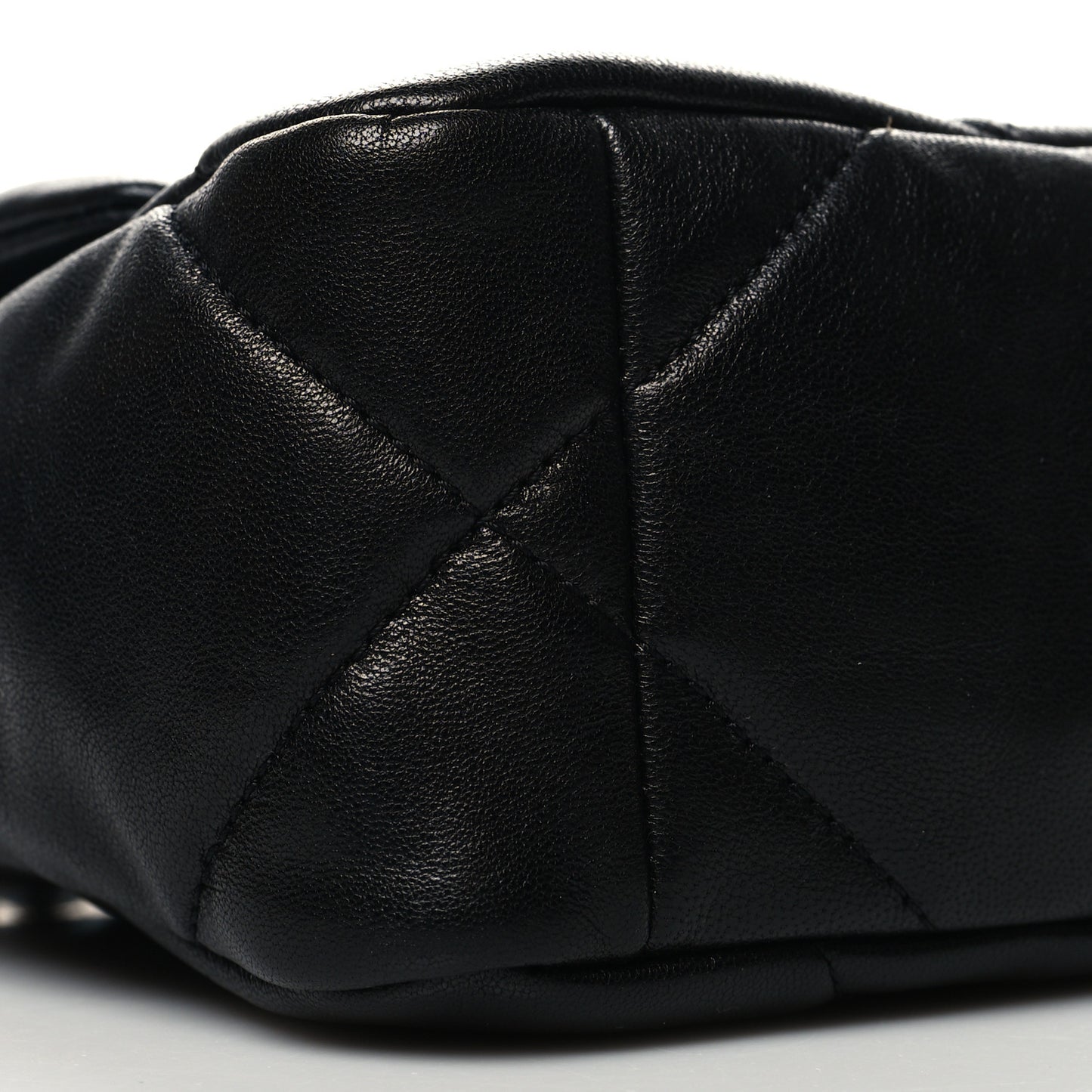 Lambskin Quilted Medium Chanel 19 Flap Black
